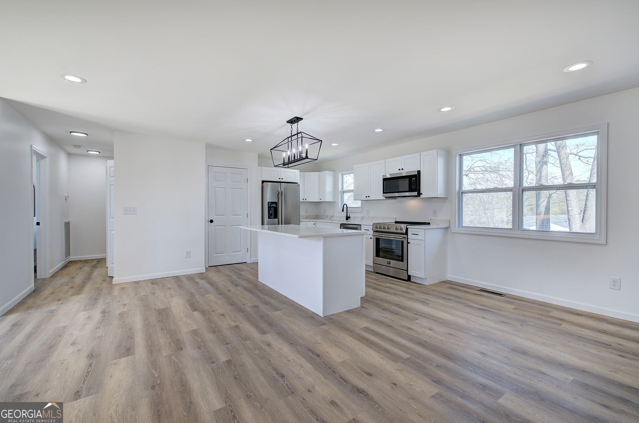3 bedroom, 2 bathroom, 1,872 sq ft single family residence for rent at 516 Baxter Road, Calhoun, GA 30701 for $2,400 a month — photo 8