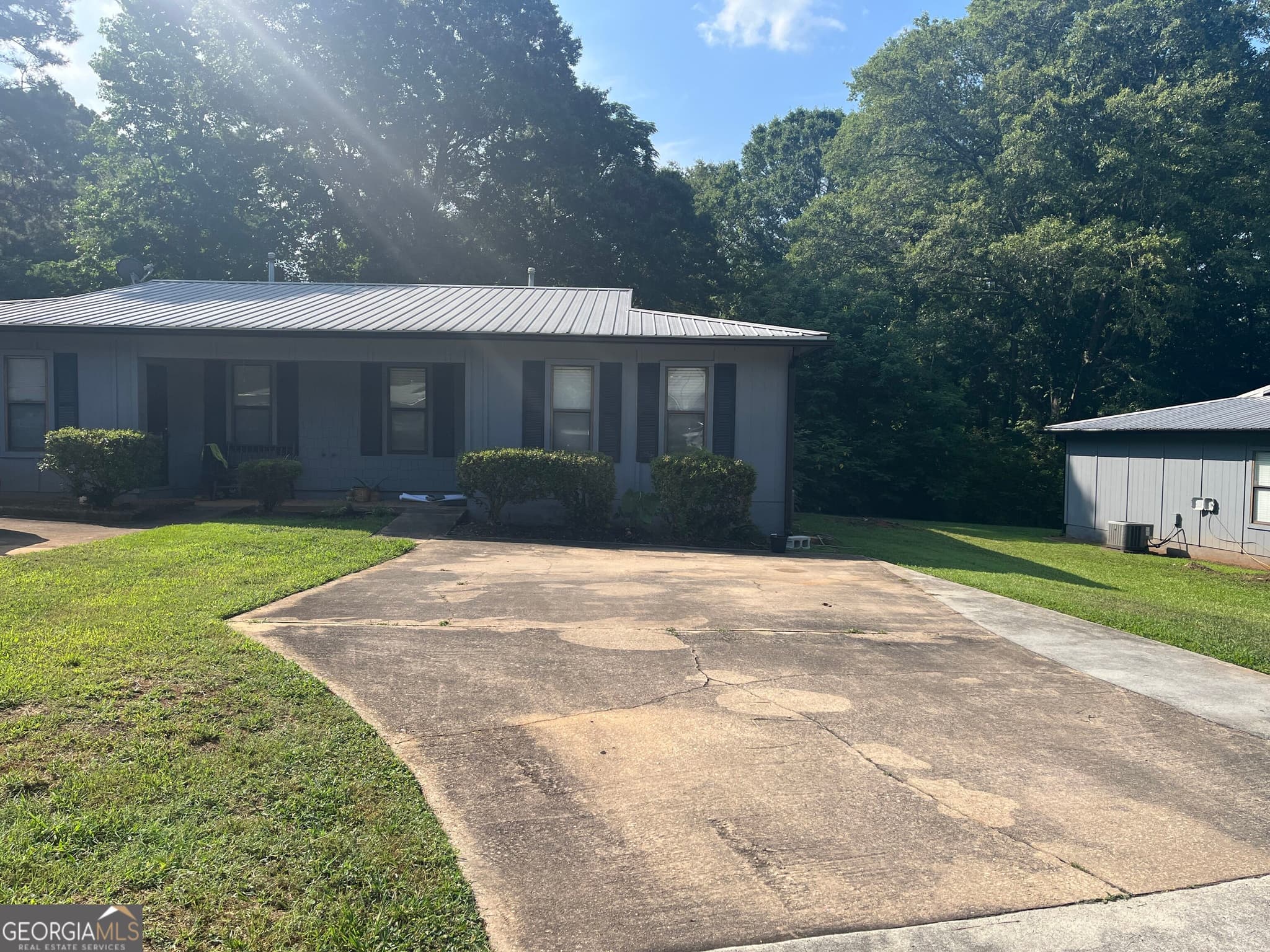 2 bedroom, 1 bathroom, 800 sq ft single family residence for rent at 140 Pine Terrace 140, Palmetto, GA 30268 for $1,295 a month