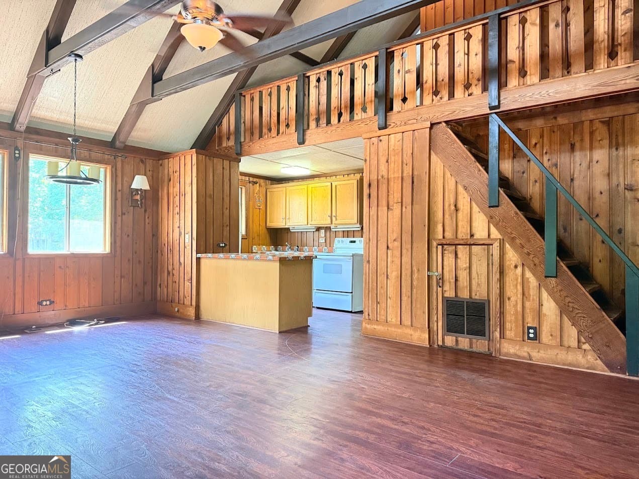 3 bedroom, 2 bathroom, 1,104 sq ft cabin,single family residence for sale at 8 St. Moritz Drive, Pine Mountain, GA 31822 — photo 4