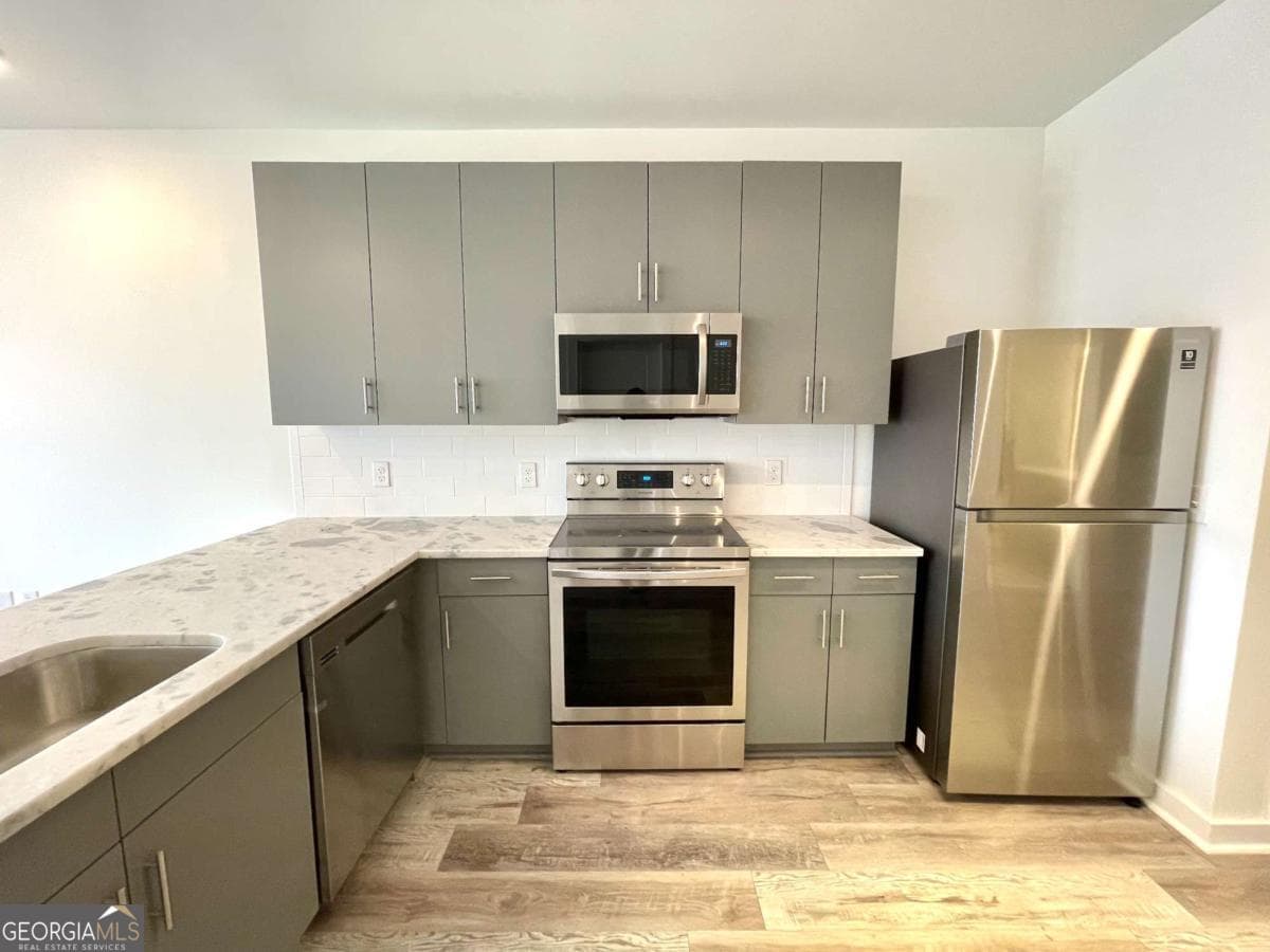 1 bedroom, 1 bathroom, 657 sq ft condominium for sale at 525 Parkway Drive 313, Atlanta, GA 30308 — photo 6