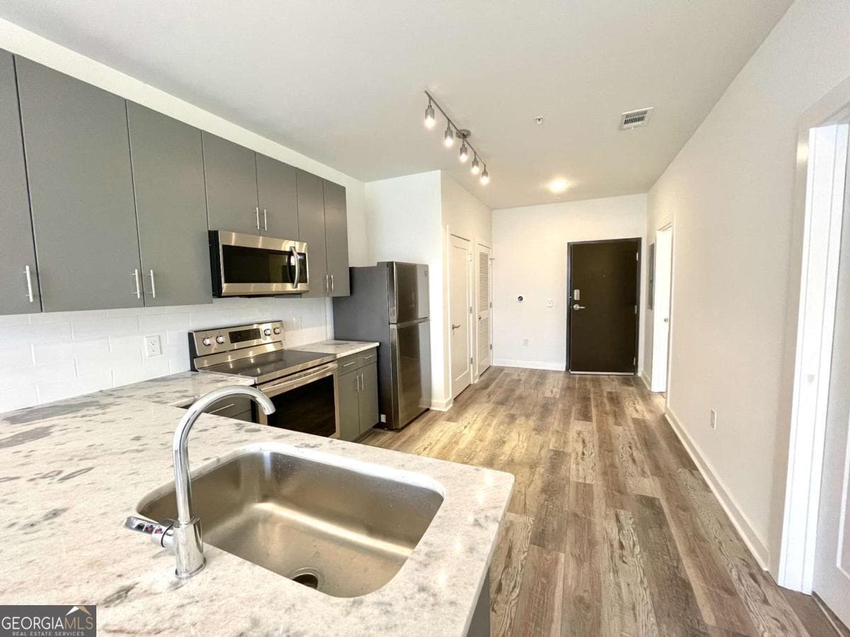 1 bedroom, 1 bathroom, 657 sq ft condominium for sale at 525 Parkway Drive 313, Atlanta, GA 30308 — photo 7