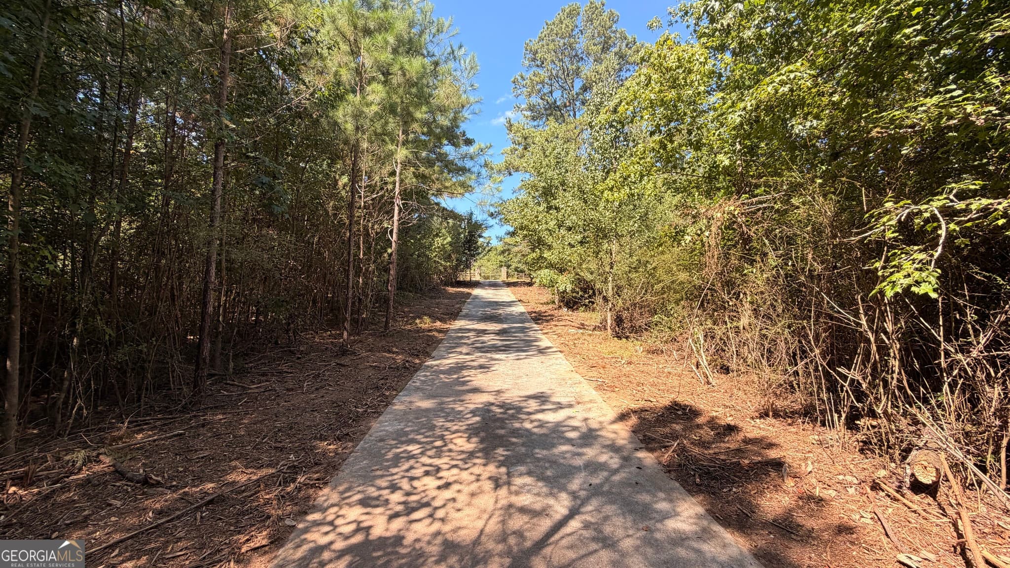 6 bedroom, 4.5 bathroom, 2,849 sq ft single family residence for sale at 2601 NE Gees Mill Road, Conyers, GA 30013 — photo 4