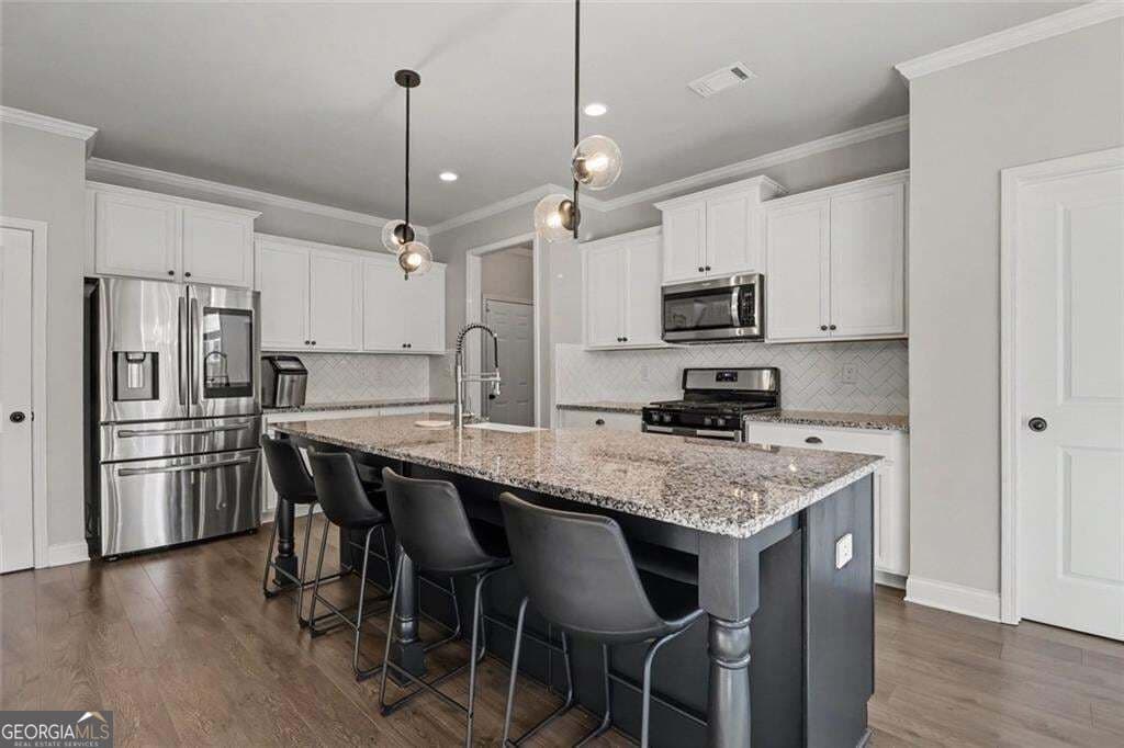 4 bedroom, 3.5 bathroom, 2,702 sq ft single family residence for sale at 5106 Park Haven Drive, Flowery Branch, GA 30542 — photo 7