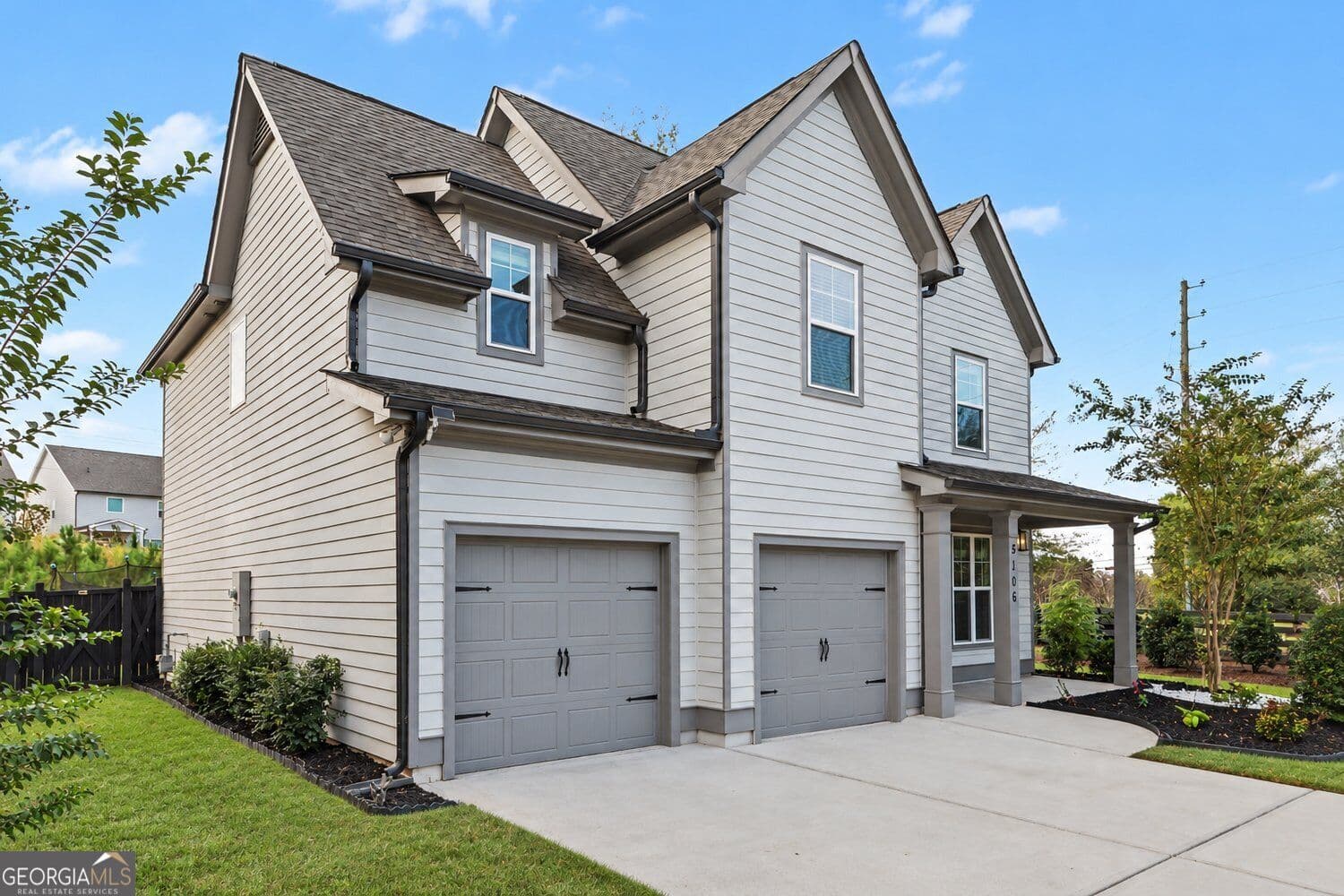 4 bedroom, 3.5 bathroom, 2,702 sq ft single family residence for sale at 5106 Park Haven Drive, Flowery Branch, GA 30542 — photo 3