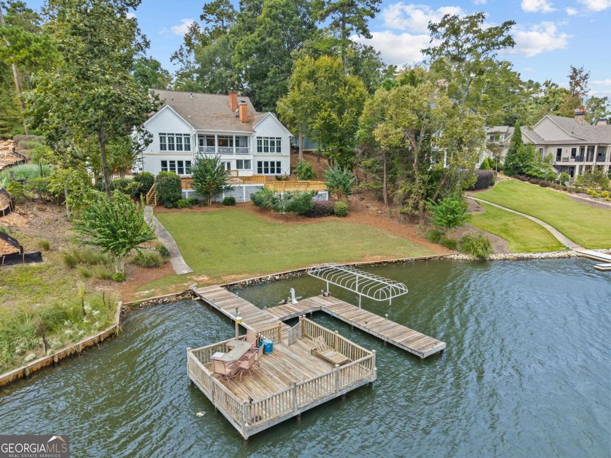 6 bedroom, 4.5 bathroom, 6,120 sq ft single family residence for sale at 1651 Lighthouse Circle, Greensboro, GA 30642 — photo 9