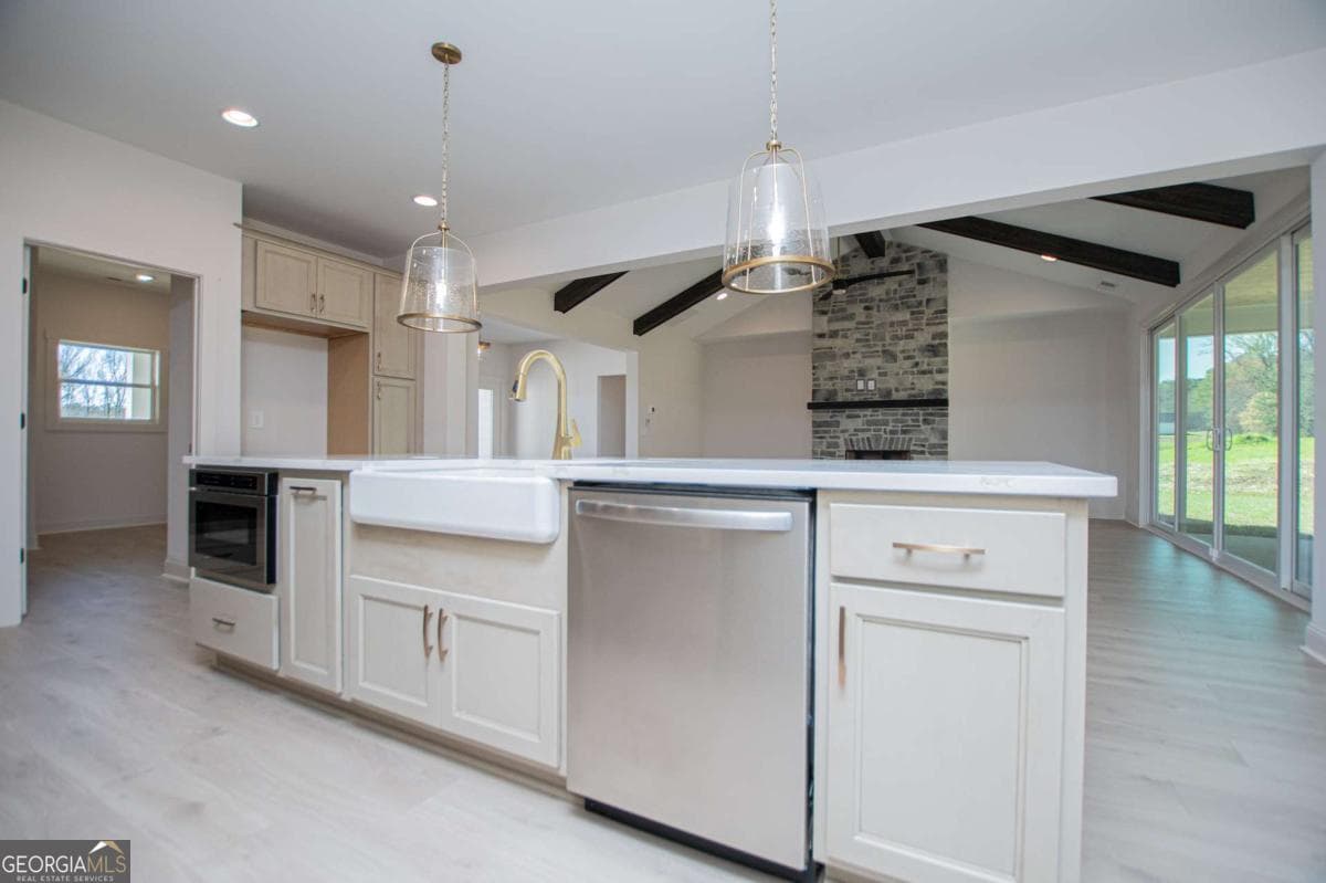 5 bedroom, 4 bathroom, 3,859 sq ft single family residence for sale at 103 Red Oak Lane, Carrollton, GA 30116 — photo 9