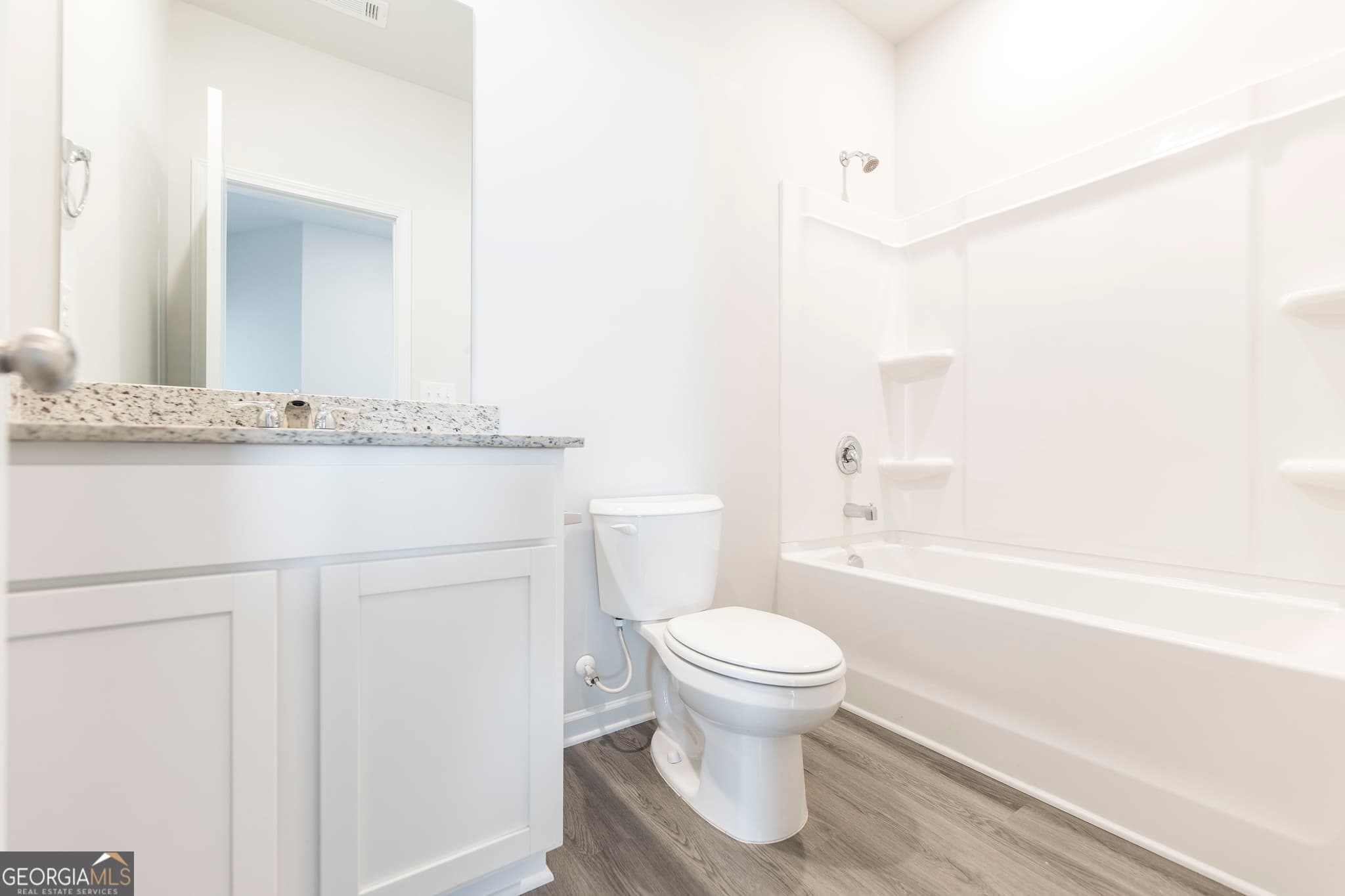 4 bedroom, 2.5 bathroom, 2,091 sq ft single family residence for sale at 107 Bulloch Court, Byron, GA 31008 — photo 5