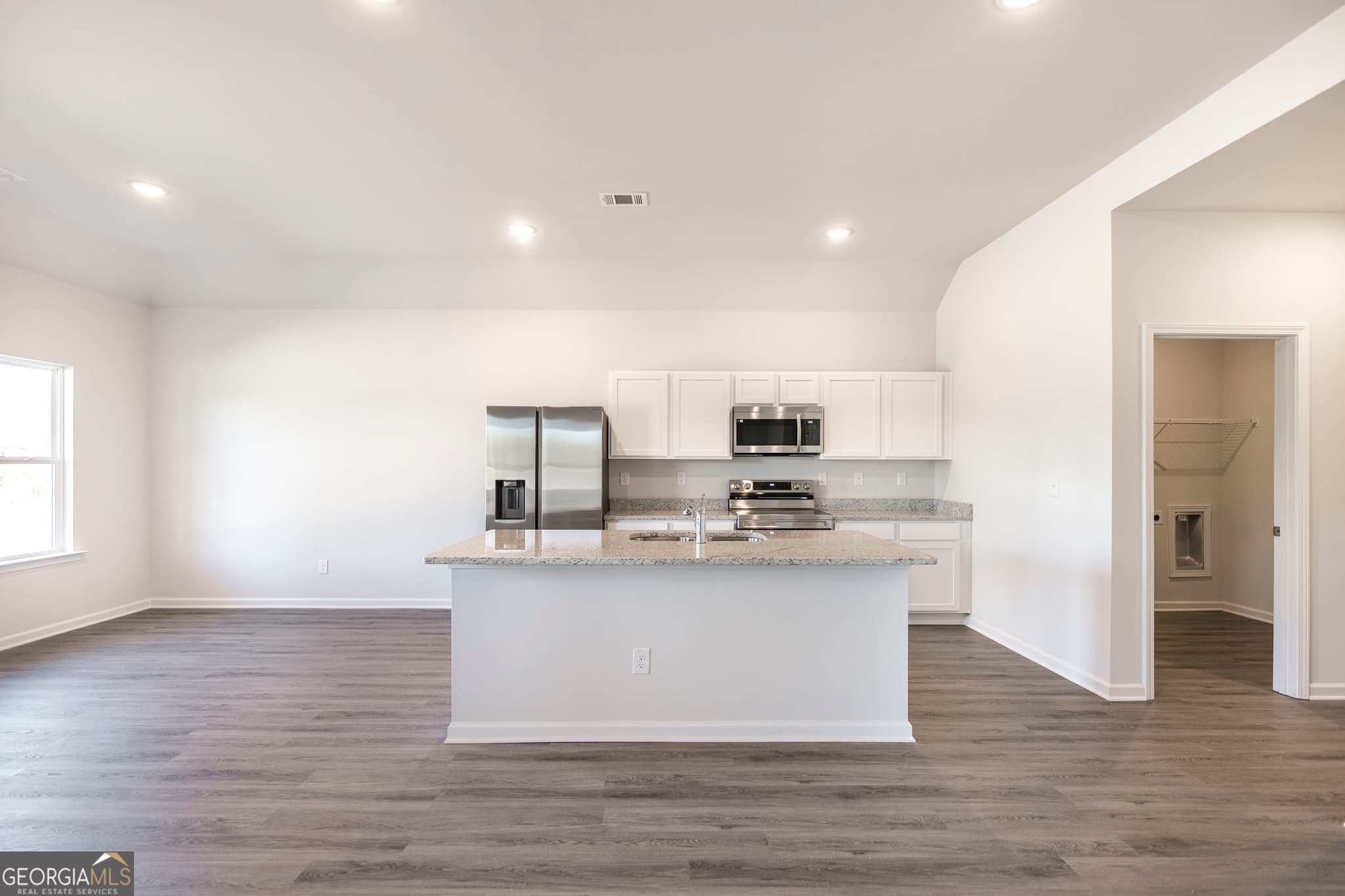 4 bedroom, 2.5 bathroom, 2,091 sq ft single family residence for sale at 107 Bulloch Court, Byron, GA 31008 — photo 10