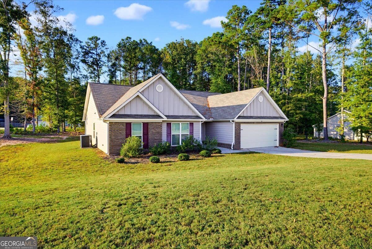 4 bedroom, 2.5 bathroom, 2,308 sq ft single family residence for sale at 24 Windrow Trail, Statham, GA 30666 — photo 3