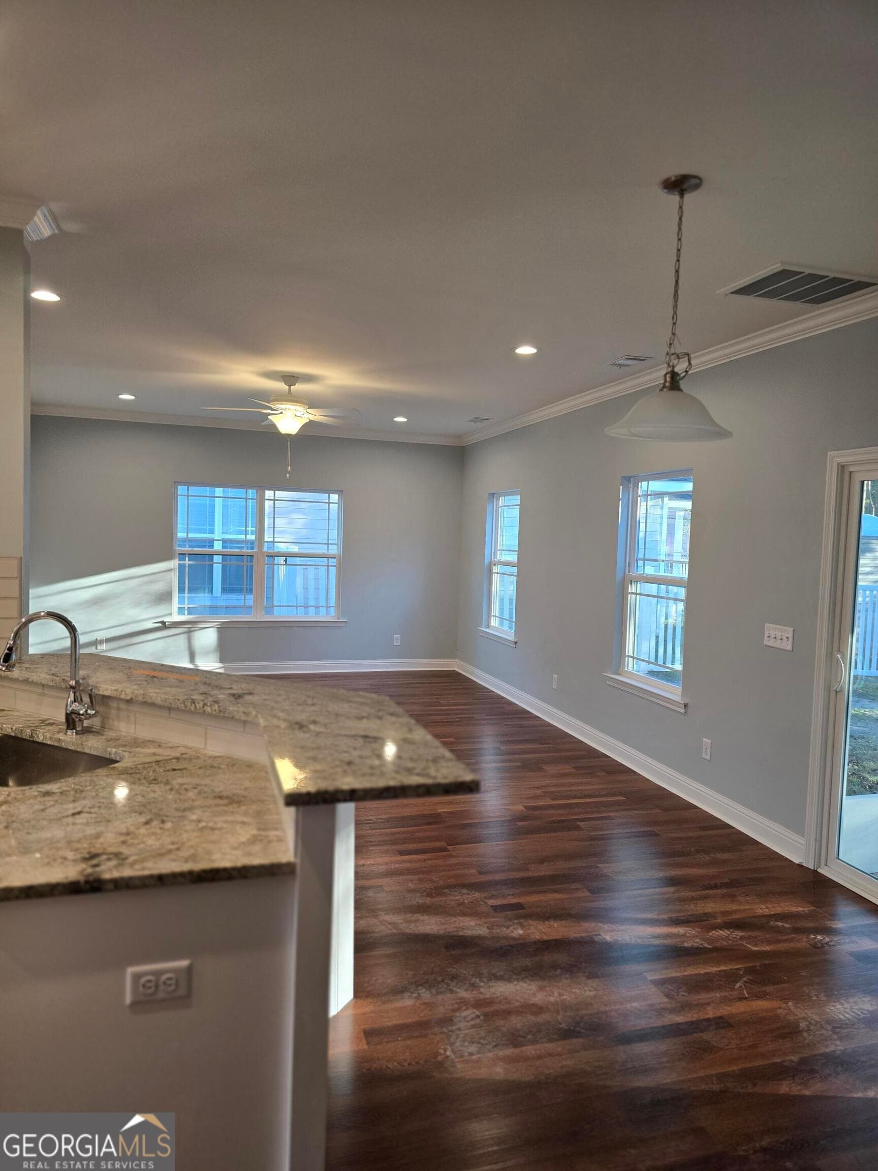 4 bedroom, 3 bathroom, 2,800 sq ft single family residence for sale at 124 John Eady Court, Savannah, GA 31405 — photo 6