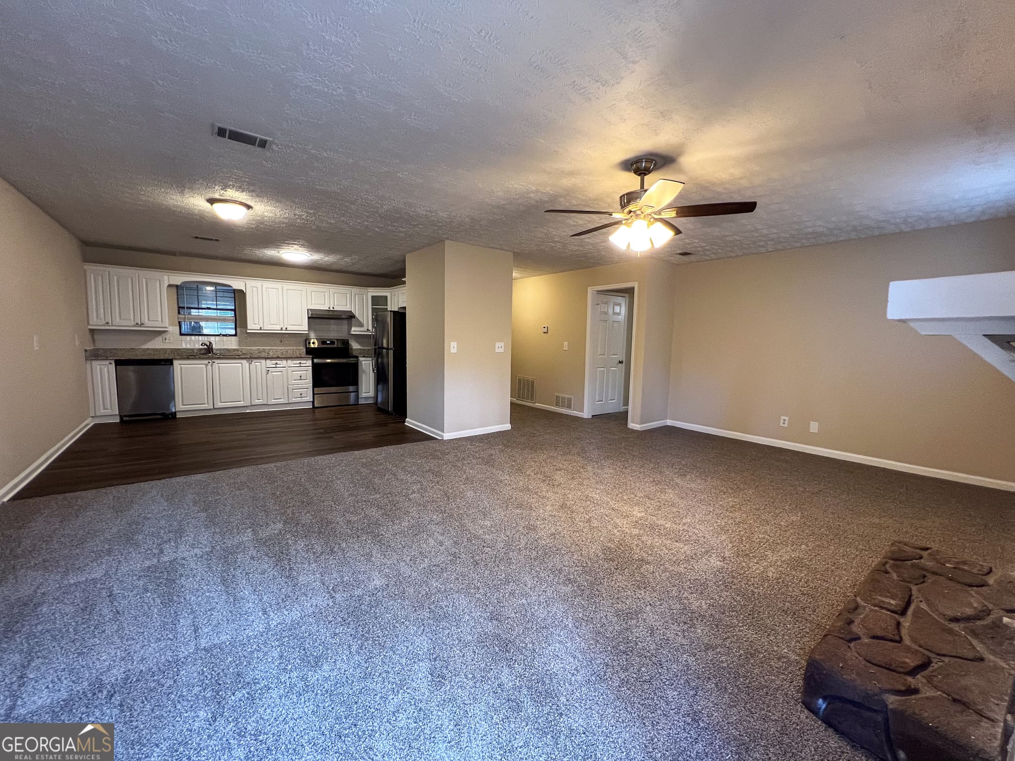 3 bedroom, 2 bathroom, 1,344 sq ft single family residence for sale at 3756 Bright Star Road, Douglasville, GA 30135 — photo 2