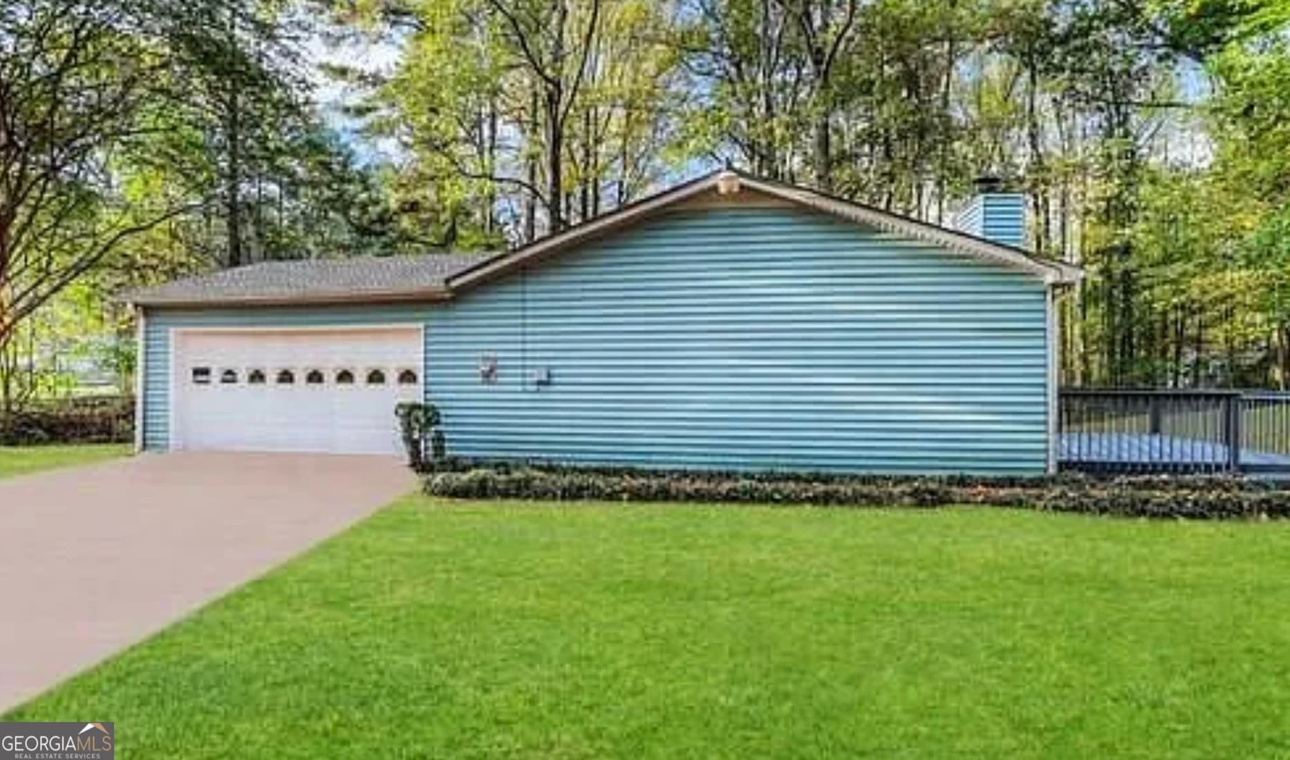 3 bedroom, 2 bathroom, 1,344 sq ft single family residence for sale at 3756 Bright Star Road, Douglasville, GA 30135 — photo 1 of 5