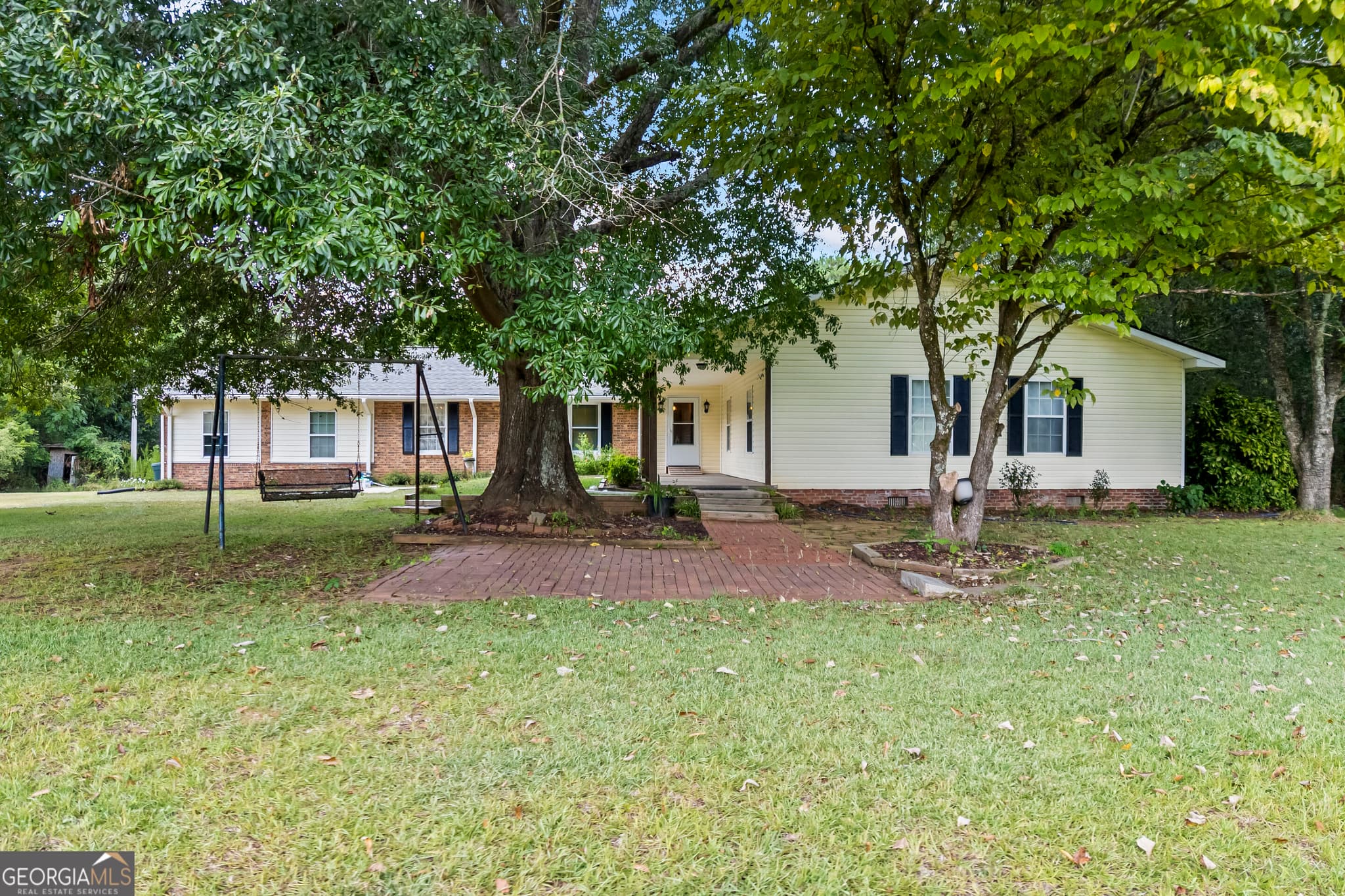 4 bedroom, 3 bathroom, 3,489 sq ft single family residence for sale at 1351 Clack Road, Madison, GA 30650 — photo 2