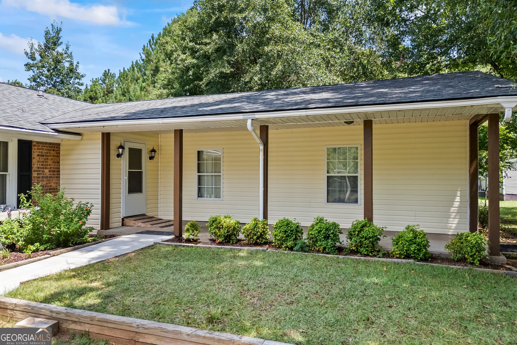 4 bedroom, 3 bathroom, 3,489 sq ft single family residence for sale at 1351 Clack Road, Madison, GA 30650 — photo 3