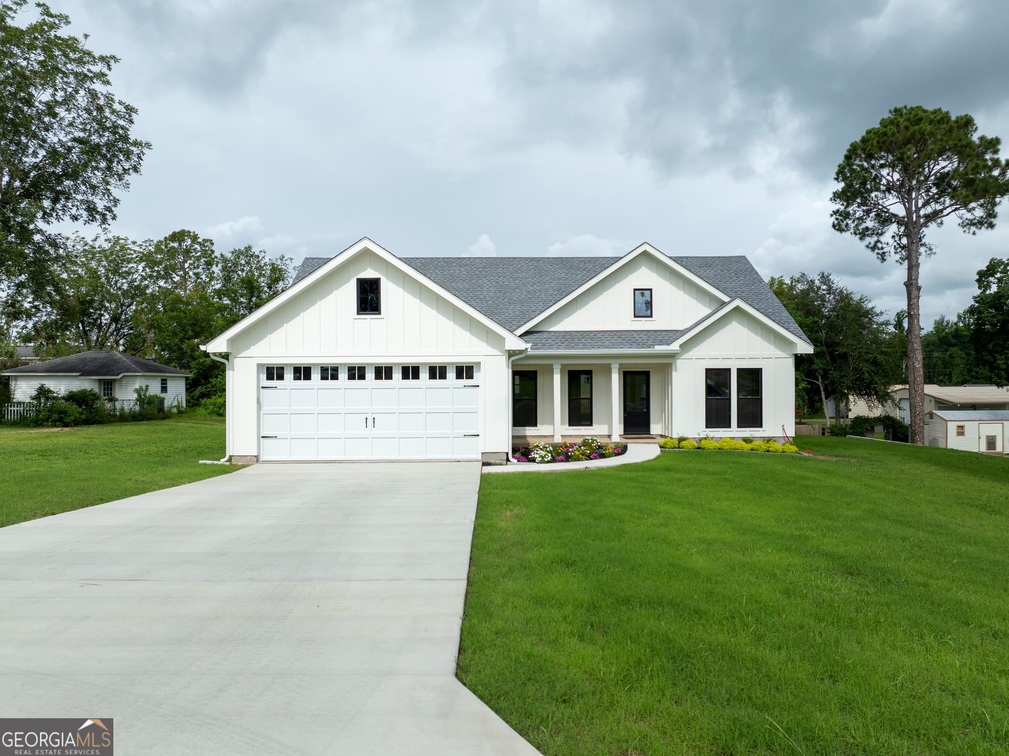 3 bedroom, 2 bathroom, 1,416 sq ft single family residence for sale at 713B Clyde Boulevard, Vidalia, GA 30474 — photo 2