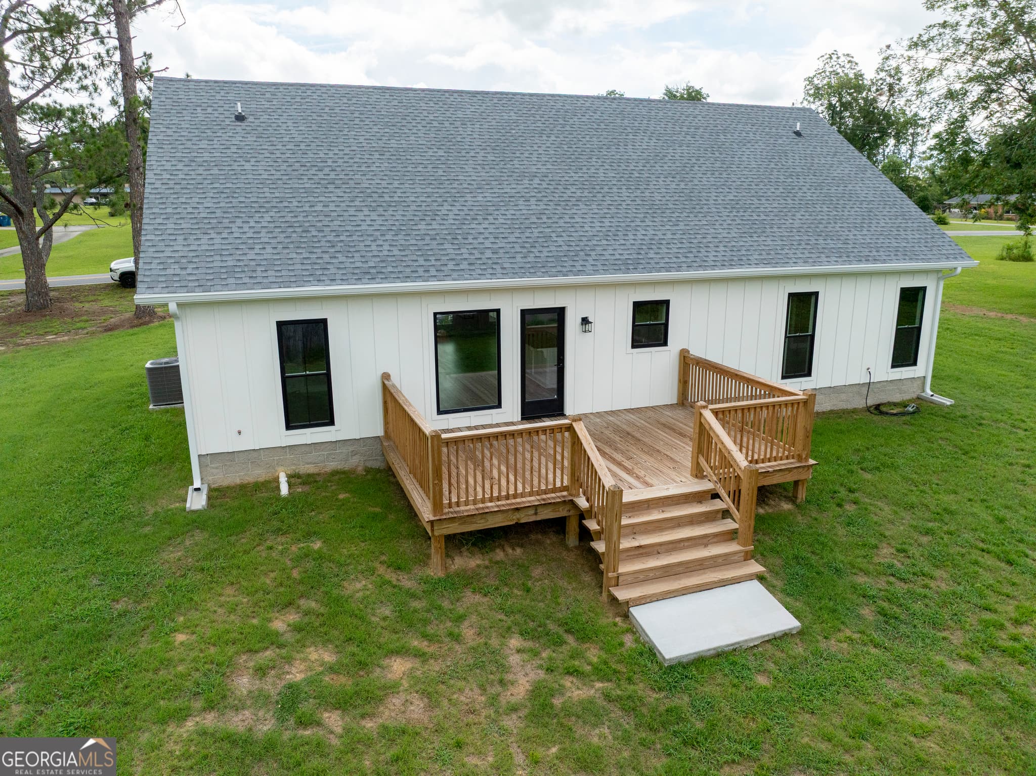 3 bedroom, 2 bathroom, 1,416 sq ft single family residence for sale at 713B Clyde Boulevard, Vidalia, GA 30474 — photo 6