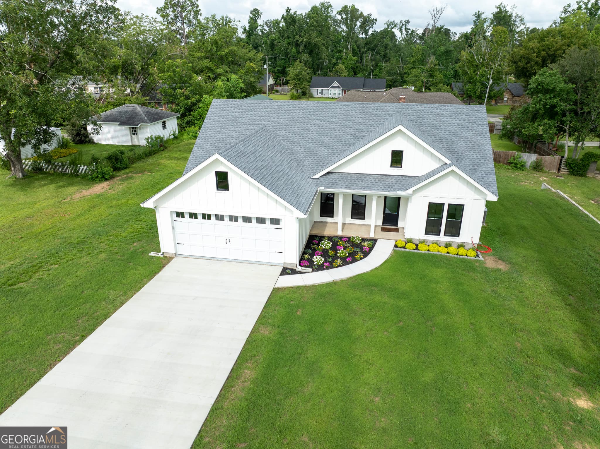 3 bedroom, 2 bathroom, 1,416 sq ft single family residence for sale at 713B Clyde Boulevard, Vidalia, GA 30474 — photo 3