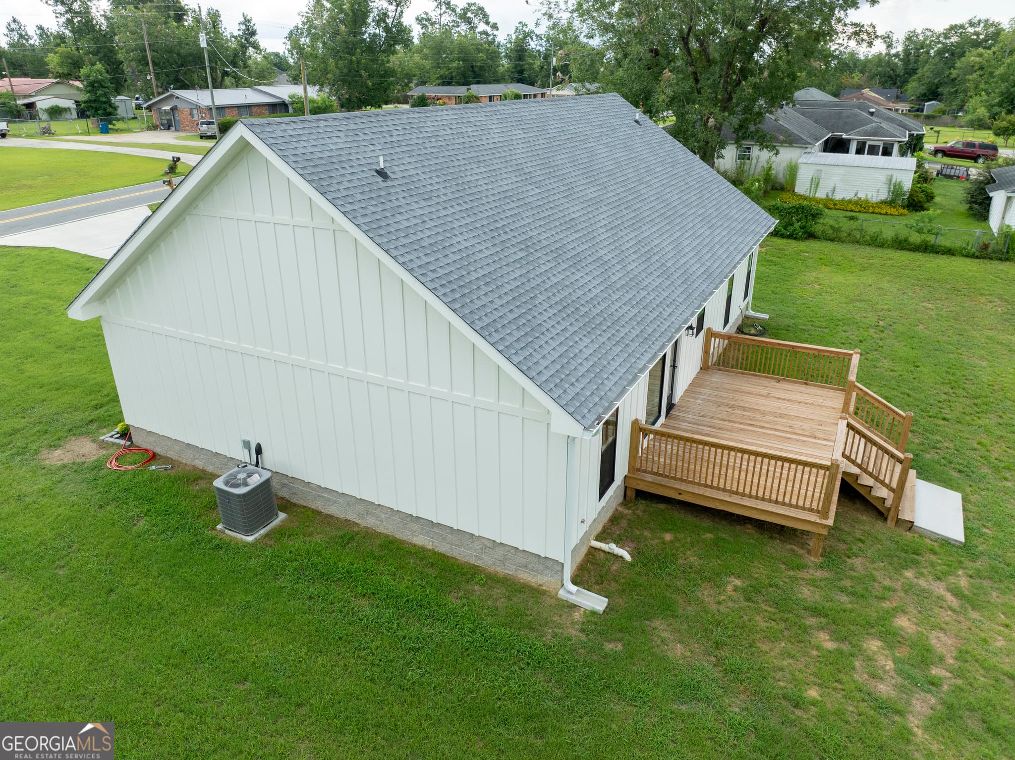 3 bedroom, 2 bathroom, 1,416 sq ft single family residence for sale at 713B Clyde Boulevard, Vidalia, GA 30474 — photo 5