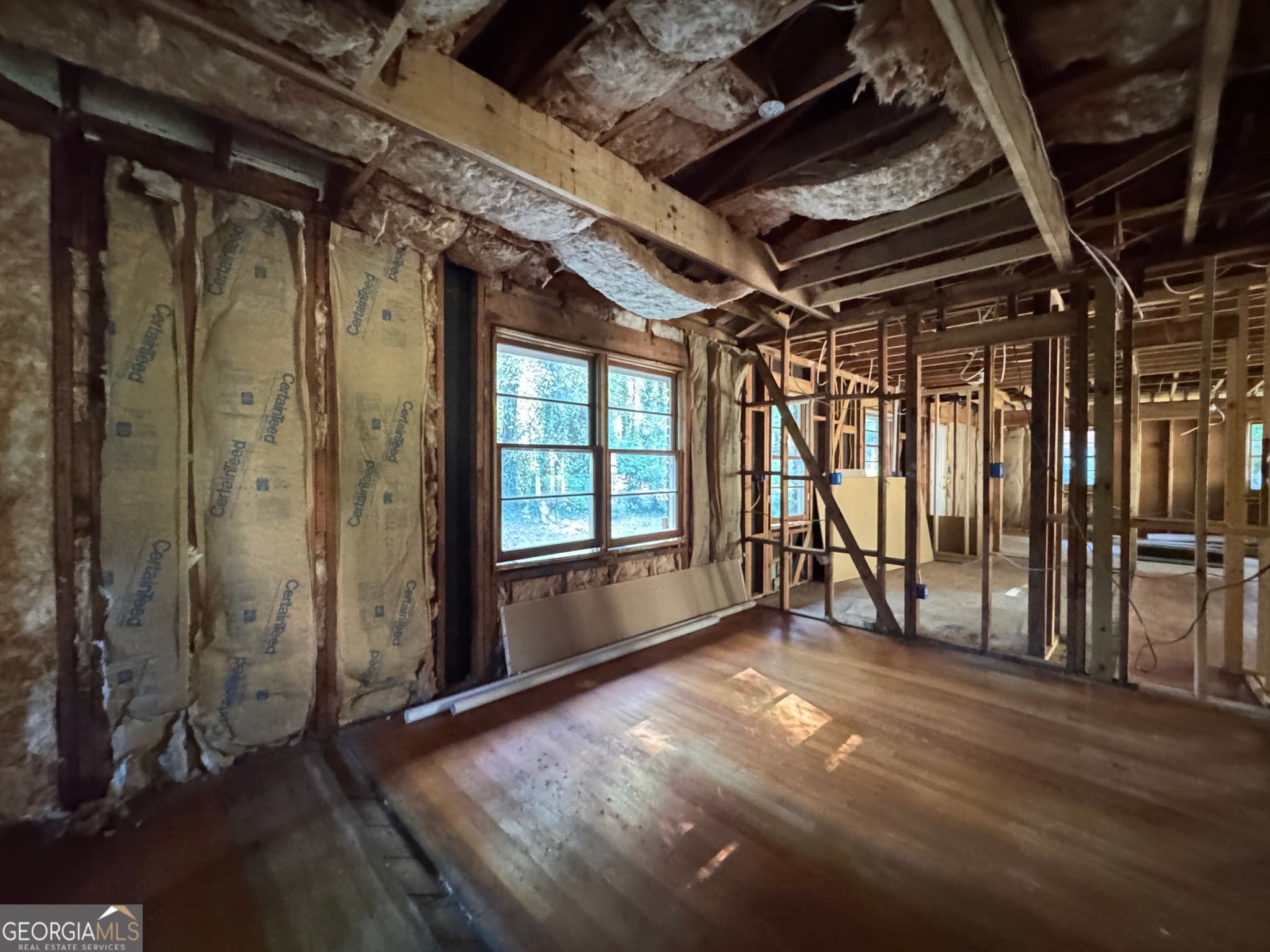 3 bedroom, 1 bathroom, 1,640 sq ft single family residence for sale at 3598 Ingledale Drive, Atlanta, GA 30331 — photo 5