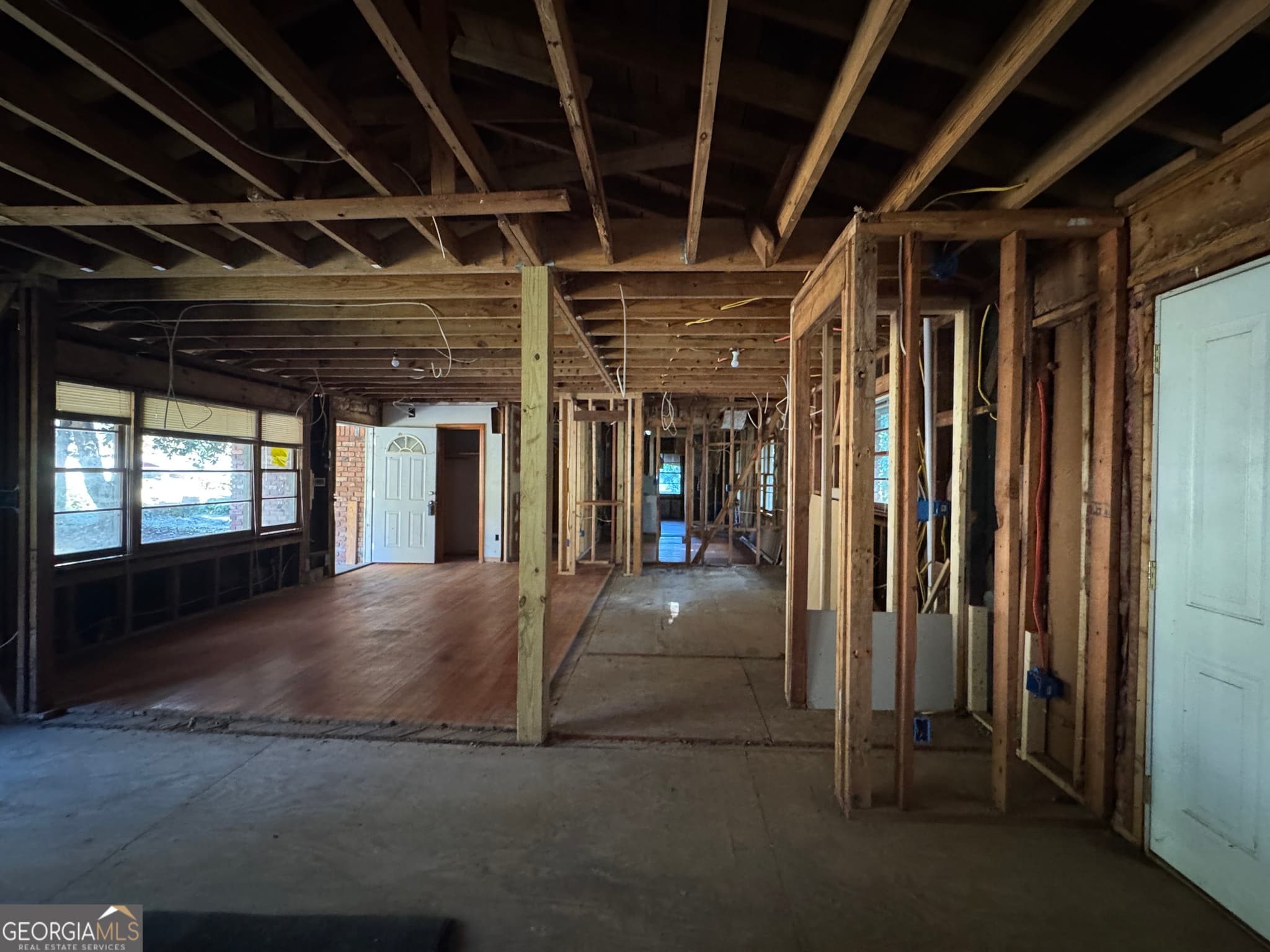 3 bedroom, 1 bathroom, 1,640 sq ft single family residence for sale at 3598 Ingledale Drive, Atlanta, GA 30331 — photo 4