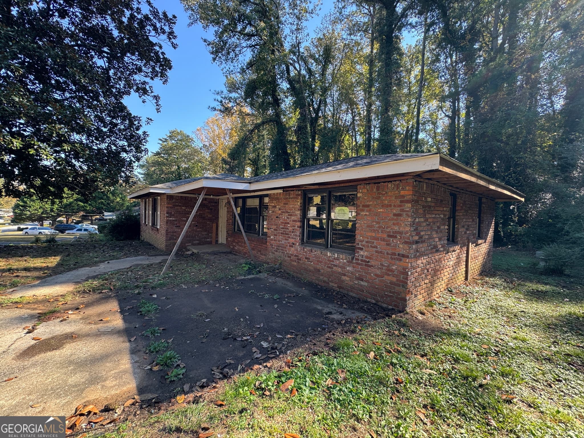 3 bedroom, 1 bathroom, 1,640 sq ft single family residence for sale at 3598 Ingledale Drive, Atlanta, GA 30331 — photo 8