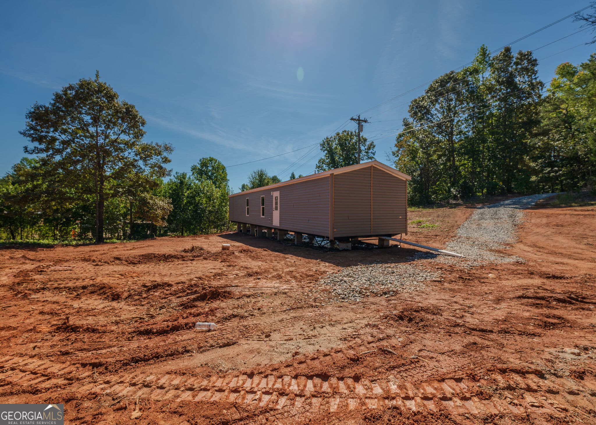 2 bedroom, 2 bathroom, 980 sq ft manufactured home,single family residence for sale at 6050 Gumlog Road, Martin, GA 30557 — photo 6