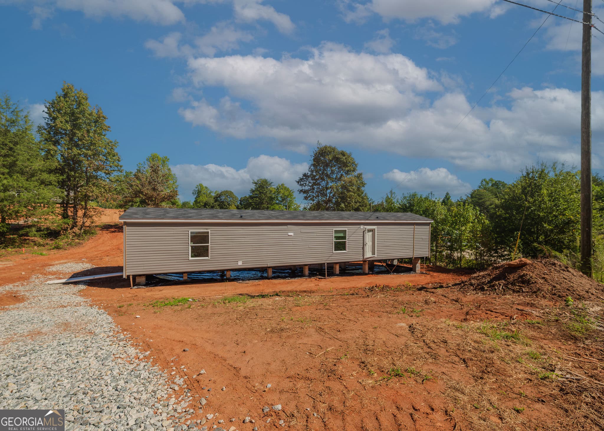 2 bedroom, 2 bathroom, 980 sq ft manufactured home,single family residence for sale at 6050 Gumlog Road, Martin, GA 30557 — photo 3