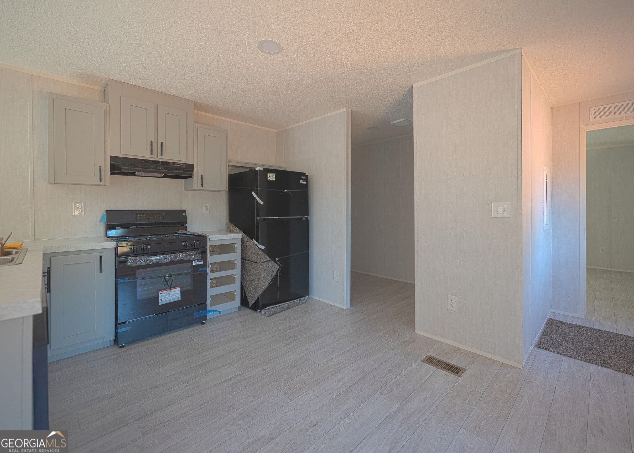 2 bedroom, 2 bathroom, 980 sq ft manufactured home,single family residence for sale at 6050 Gumlog Road, Martin, GA 30557 — photo 9