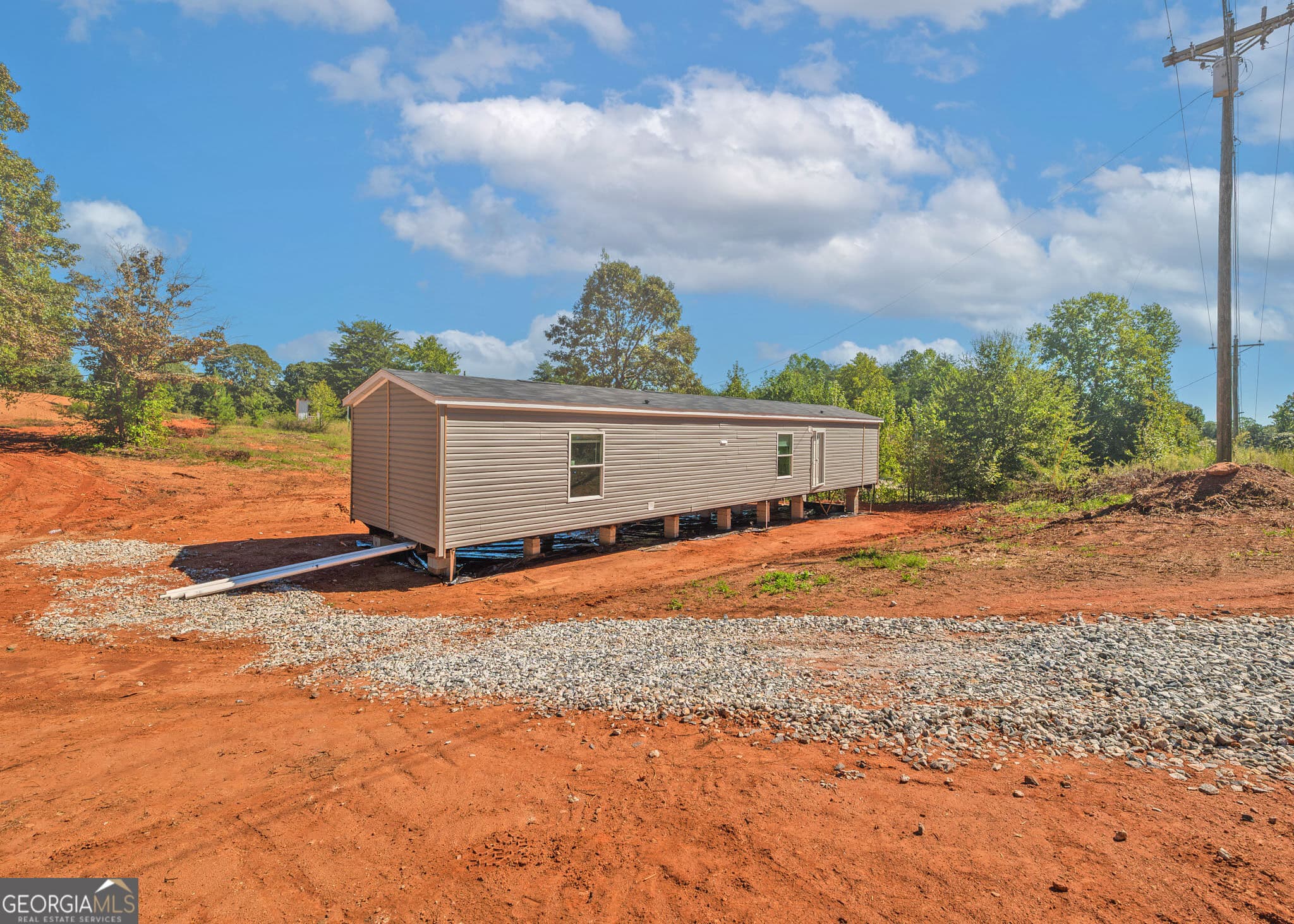 2 bedroom, 2 bathroom, 980 sq ft manufactured home,single family residence for sale at 6050 Gumlog Road, Martin, GA 30557 — photo 4
