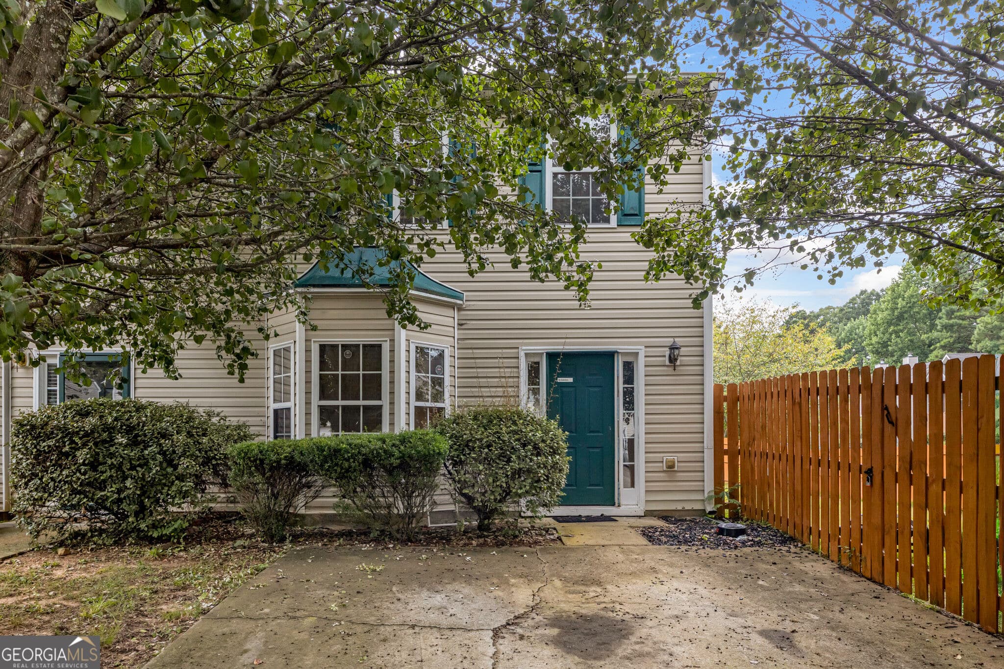 3 bedroom, 2.5 bathroom, 1,420 sq ft townhouse for rent at 5475 Hampton Court, South Fulton, GA 30349 for $2,000 a month