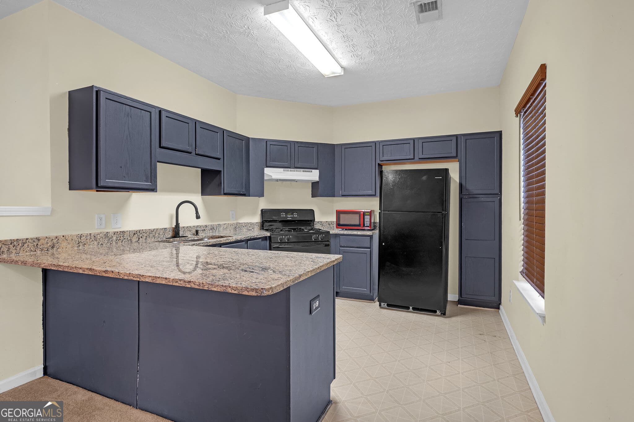 3 bedroom, 2.5 bathroom, 1,420 sq ft townhouse for rent at 5475 Hampton Court, South Fulton, GA 30349 for $2,000 a month — photo 9