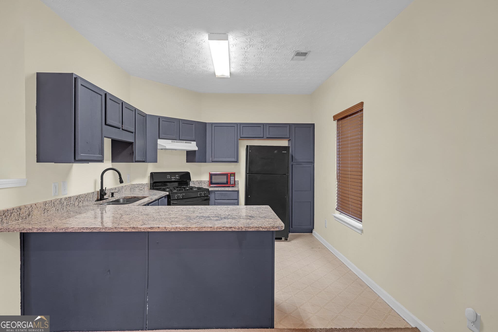 3 bedroom, 2.5 bathroom, 1,420 sq ft townhouse for rent at 5475 Hampton Court, South Fulton, GA 30349 for $2,000 a month — photo 10