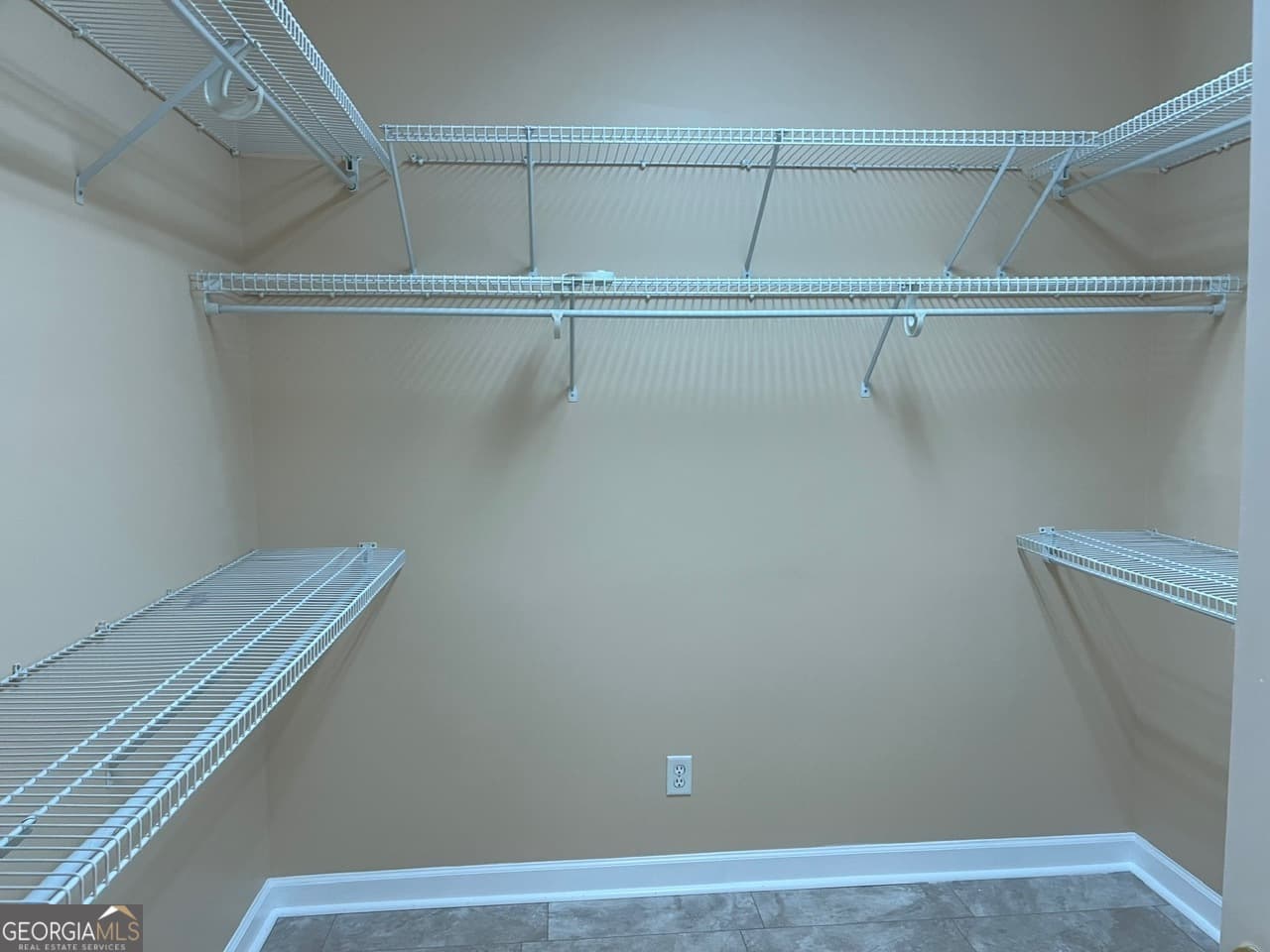 3 bedroom, 2 bathroom, 1,517 sq ft duplex for rent at 423 Cobblestone Way, Brunswick, GA 31520 for $2,000 a month — photo 3