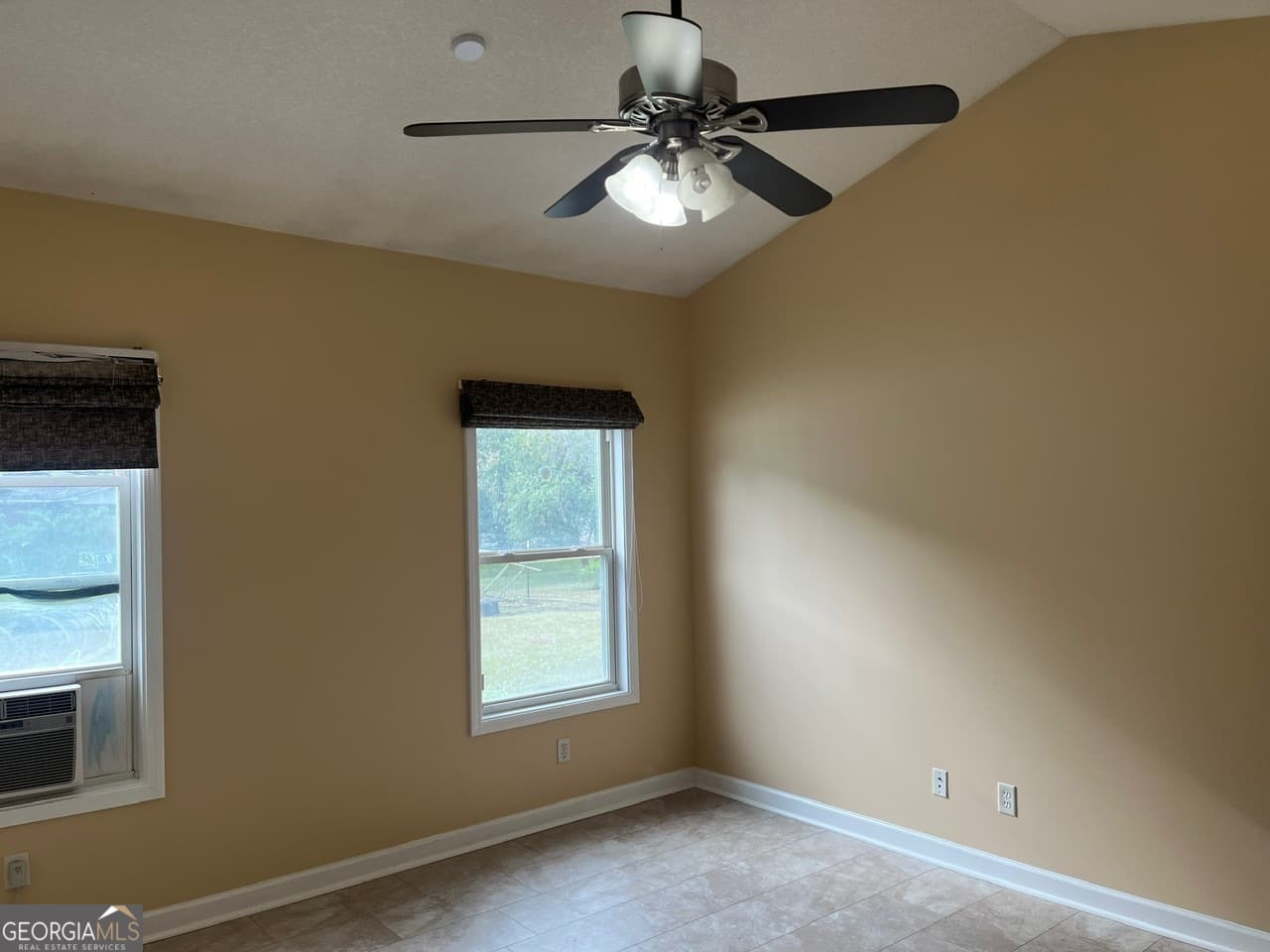 3 bedroom, 2 bathroom, 1,517 sq ft duplex for rent at 423 Cobblestone Way, Brunswick, GA 31520 for $2,000 a month — photo 8