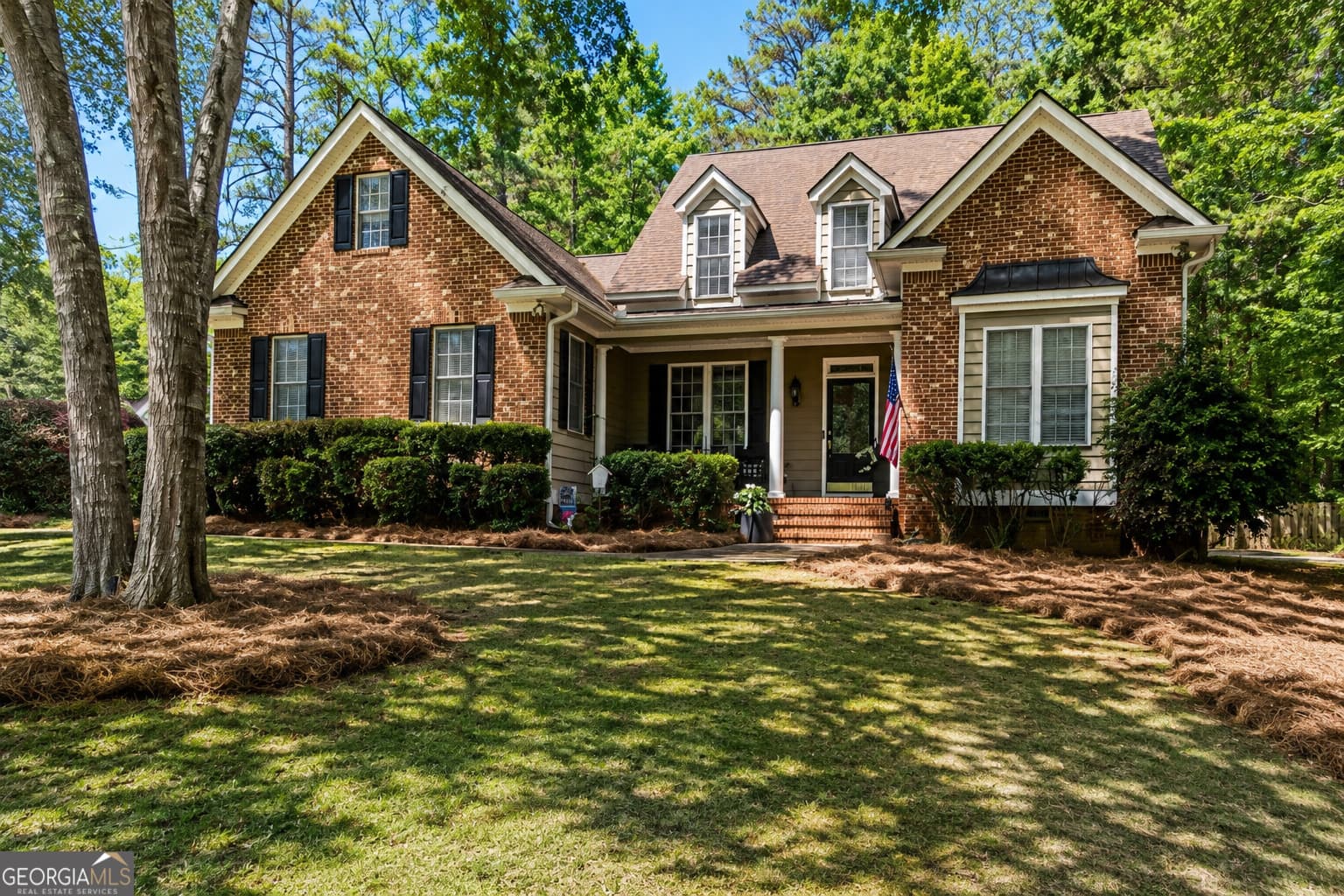 4 bedroom, 4 bathroom, 3,100 sq ft single family residence sold at 127 Shoreline Circle, Newnan, GA 30263