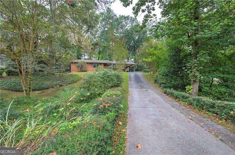 3 bedroom, 2 bathroom, 1,445 sq ft single family residence for rent at 1990 Glenroy Place, Smyrna, GA 30080 for $2,600 a month — photo 3