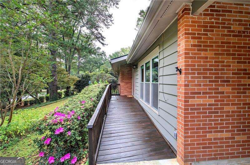 3 bedroom, 2 bathroom, 1,445 sq ft single family residence for rent at 1990 Glenroy Place, Smyrna, GA 30080 for $2,600 a month — photo 4