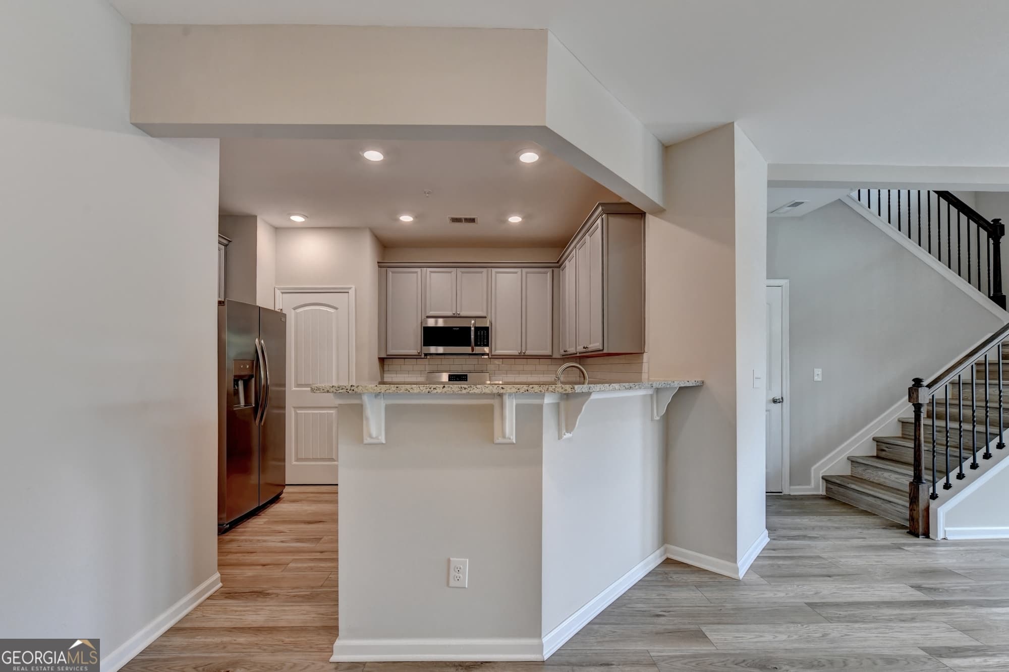 4 bedroom, 3.5 bathroom, 2,760 sq ft townhouse for sale at 1246 Foxcroft Lane, Cumming, GA 30041 — photo 6