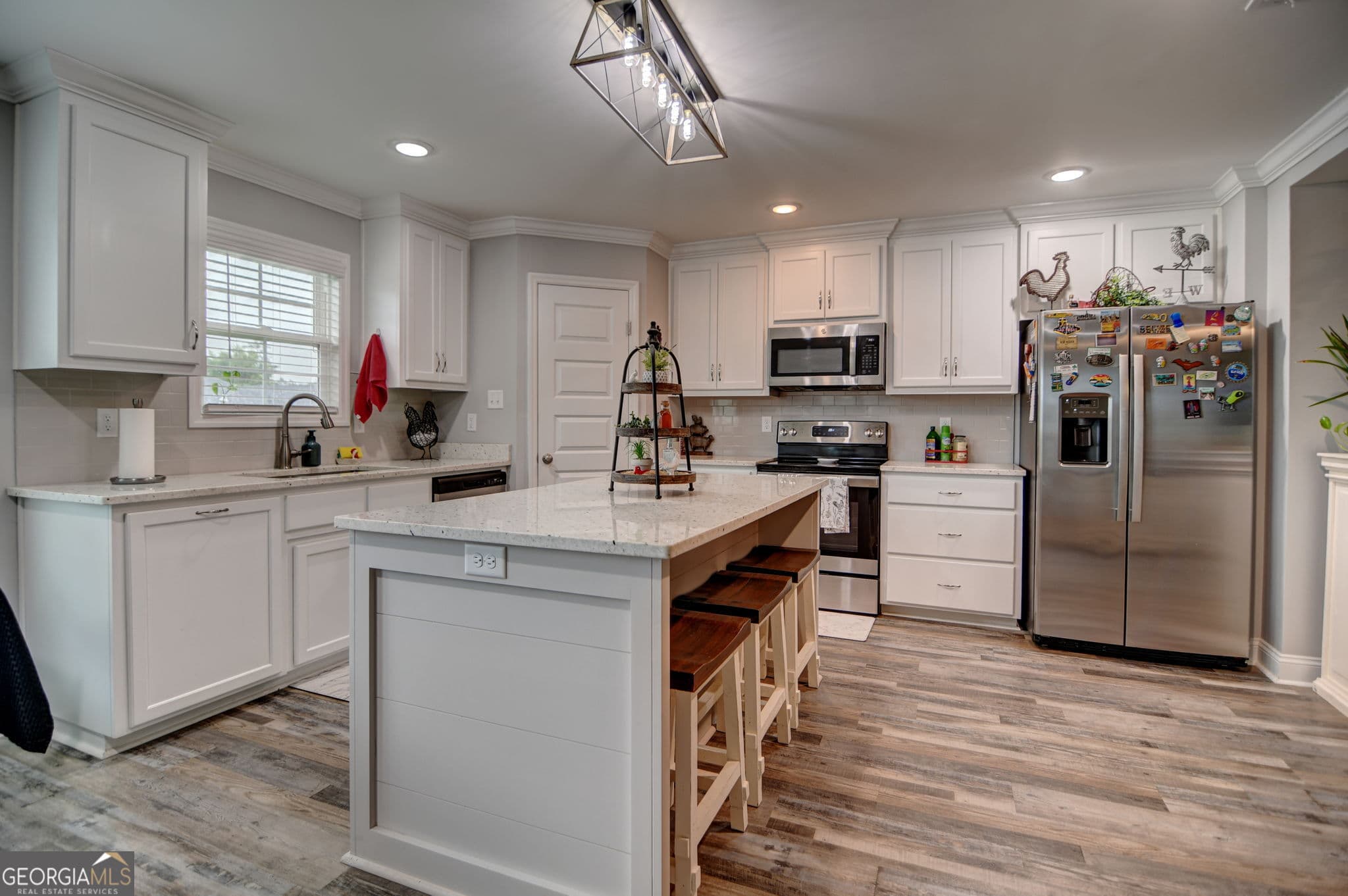 4 bedroom, 2 bathroom, 1,892 sq ft single family residence for sale at 2039 Meadow Cove Drive, Valdosta, GA 31605 — photo 9