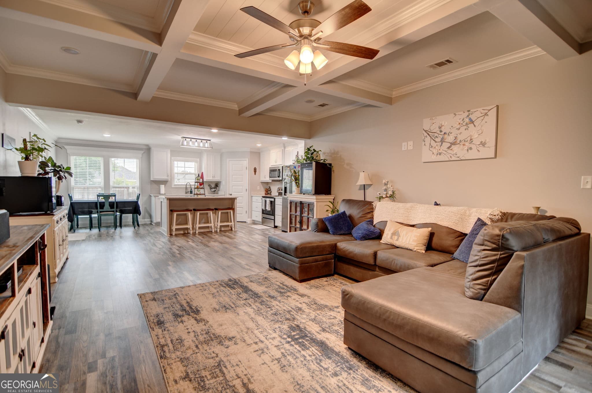 4 bedroom, 2 bathroom, 1,892 sq ft single family residence for sale at 2039 Meadow Cove Drive, Valdosta, GA 31605 — photo 4