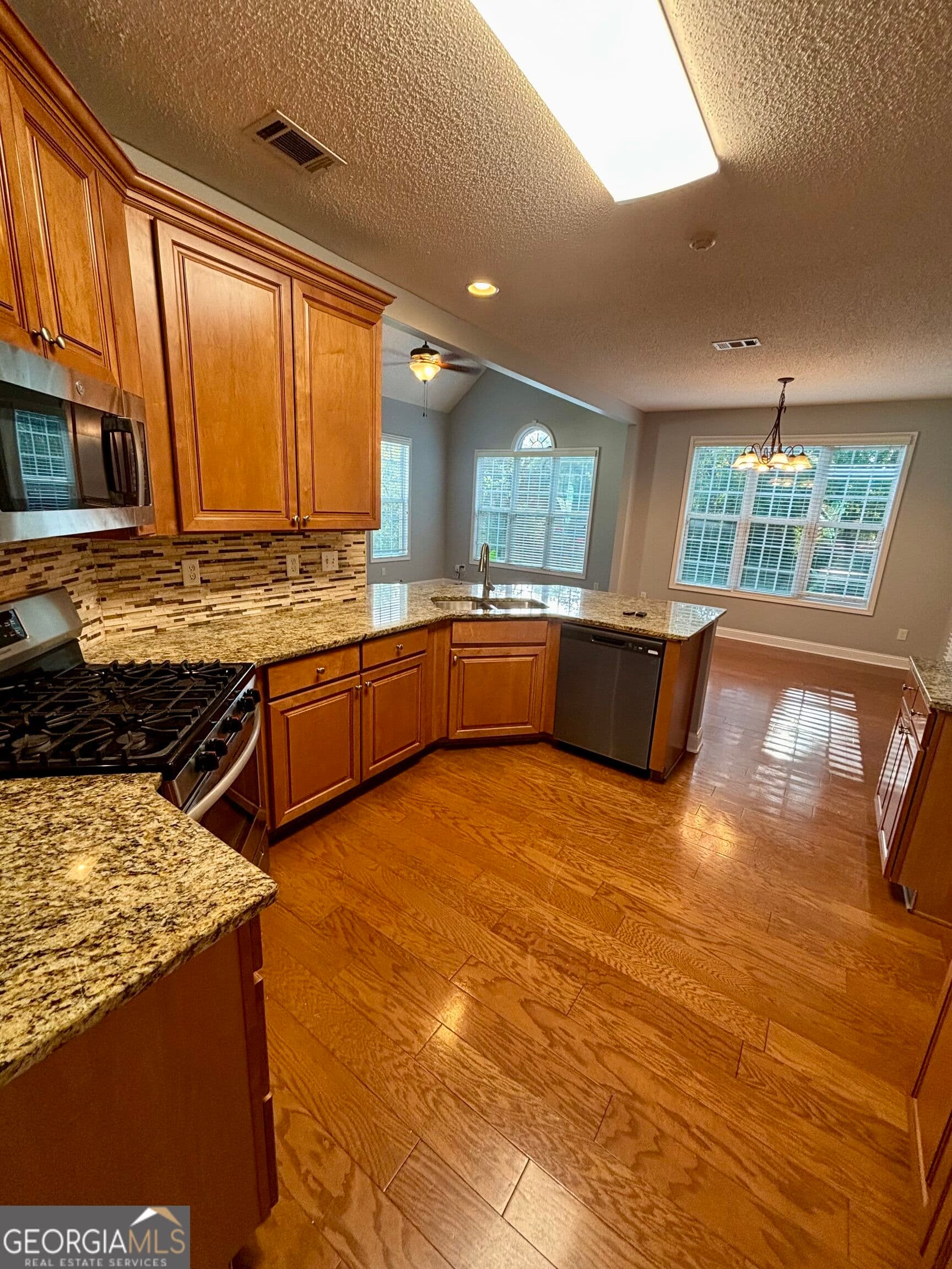 4 bedroom, 2 bathroom, 2,426 sq ft single family residence for sale at 45 Cynthia Court, Fayetteville, GA 30215 — photo 9
