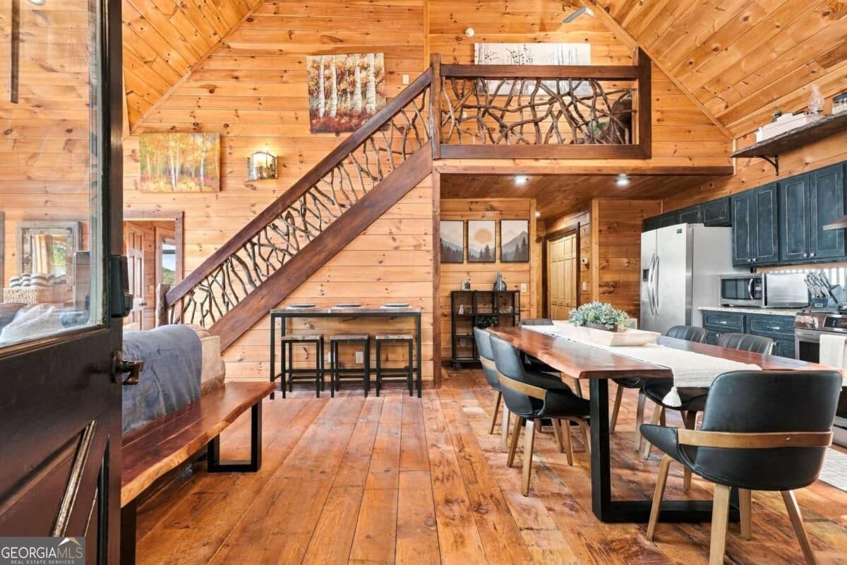 4 bedroom, 3 bathroom, 2,514 sq ft cabin,single family residence for sale at 221 Foxfire Road 21, Blue Ridge, GA 30513 — photo 9