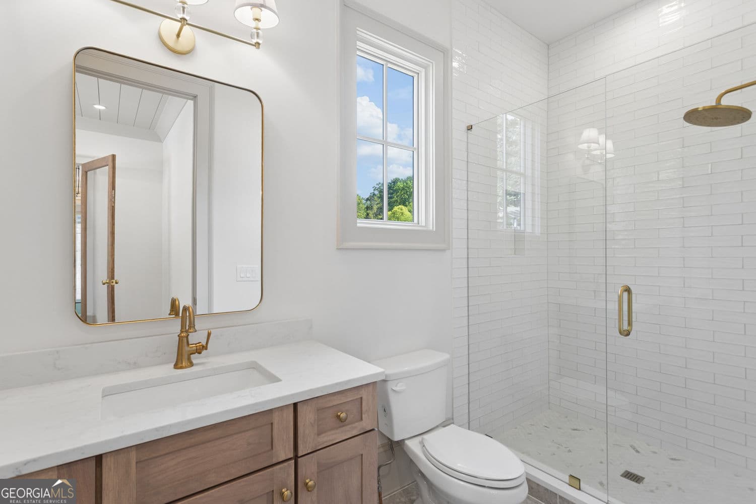5 bedroom, 5.5 bathroom, 4,913 sq ft single family residence for sale at 140 Lake Estates Drive, Roswell, GA 30075 — photo 5
