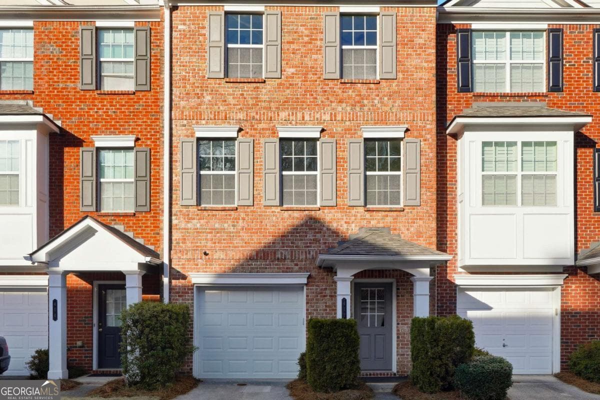4 bedroom, 3.5 bathroom townhouse for sale at 412 Heritage Park Trace 22, Kennesaw, GA 30144 — photo 2
