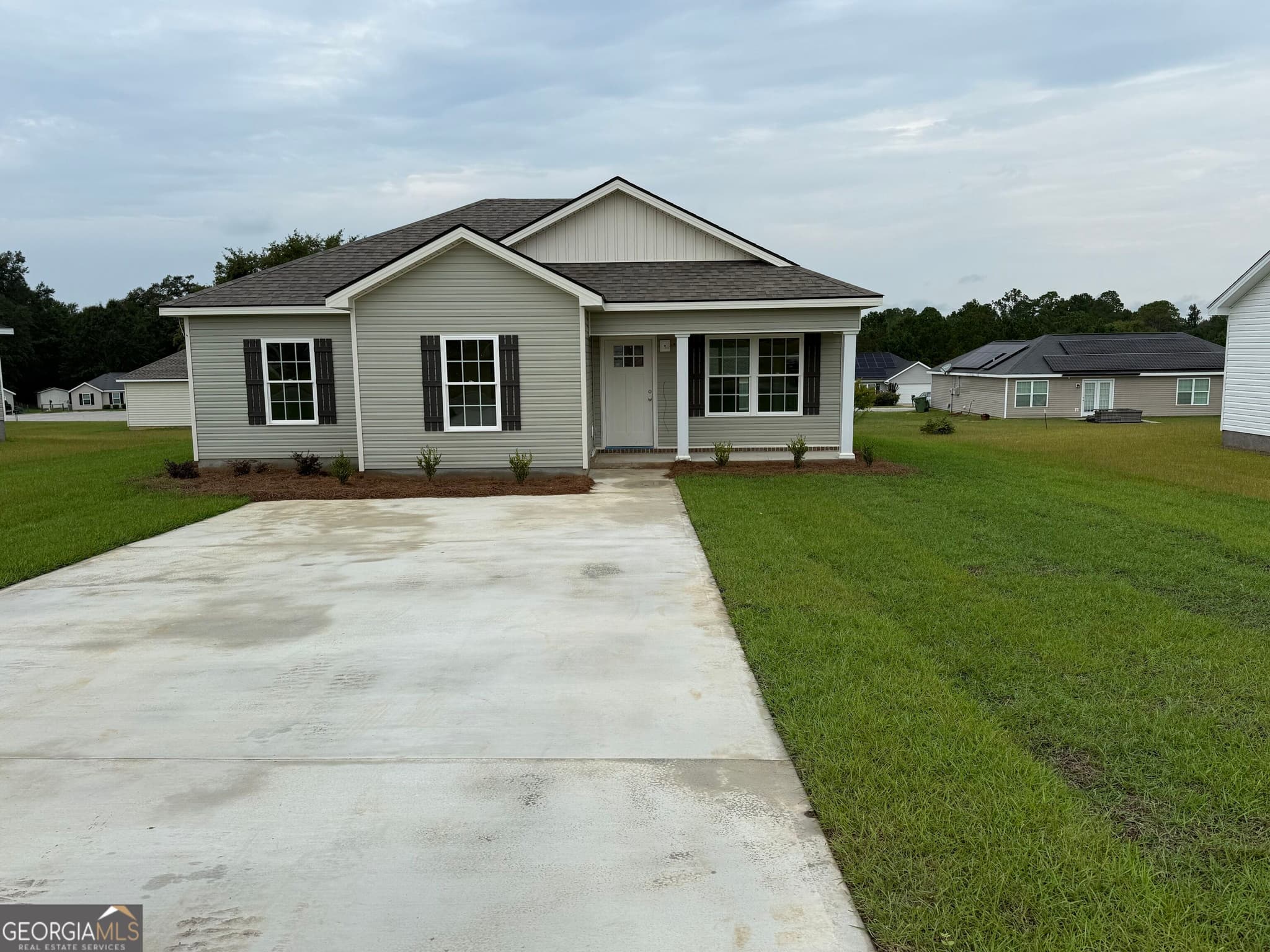 3 bedroom, 2 bathroom, 1,228 sq ft single family residence for sale at 512 Nickies Way, Statesboro, GA 30458