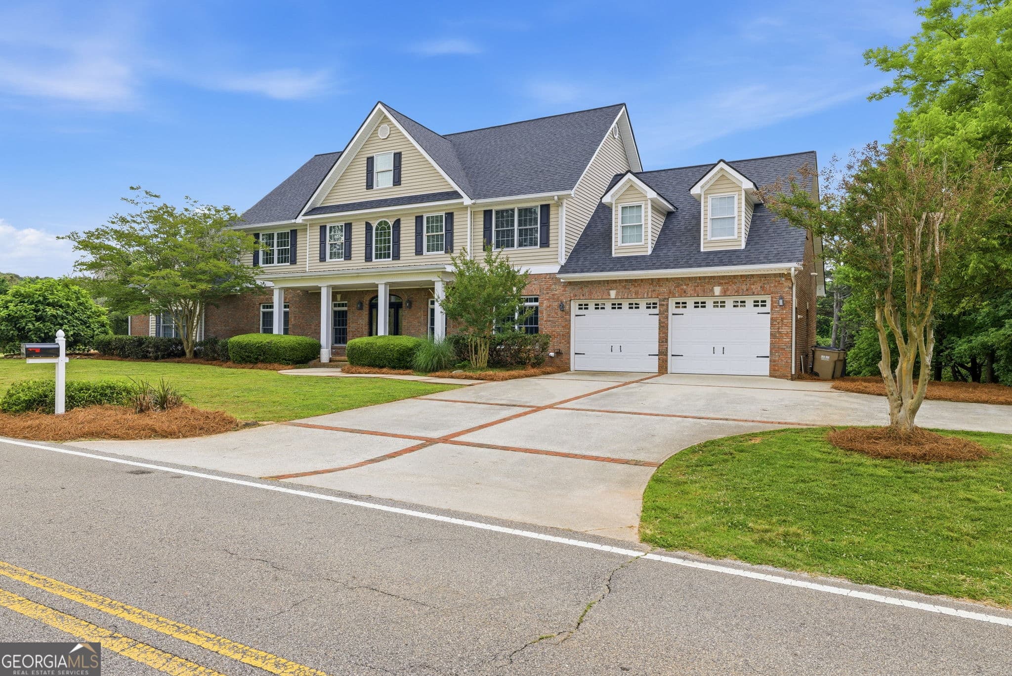 9 bedroom, 6.5 bathroom single family residence for sale at 4337 Mountain View Road, Oakwood, GA 30566 — photo 4