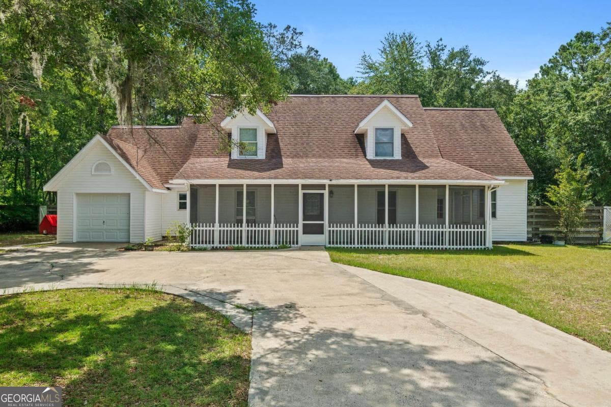 5 bedroom, 4 bathroom, 3,666 sq ft single family residence for sale at 157 Ole Oak Road, Allenhurst, GA 31301