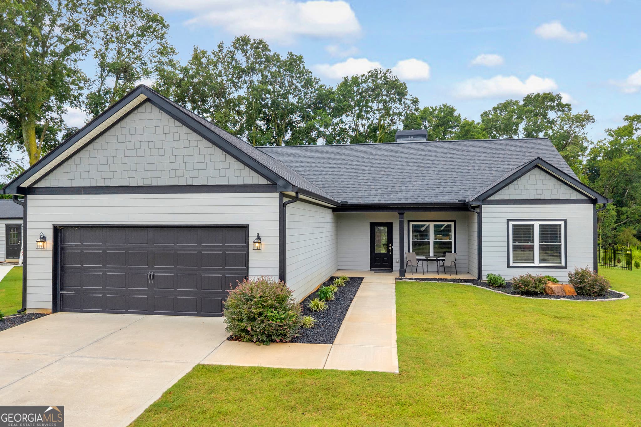 3 bedroom, 2 bathroom, 1,611 sq ft single family residence under contract at 858 Scott Mill Road, Hartwell, GA 30643 — photo 2