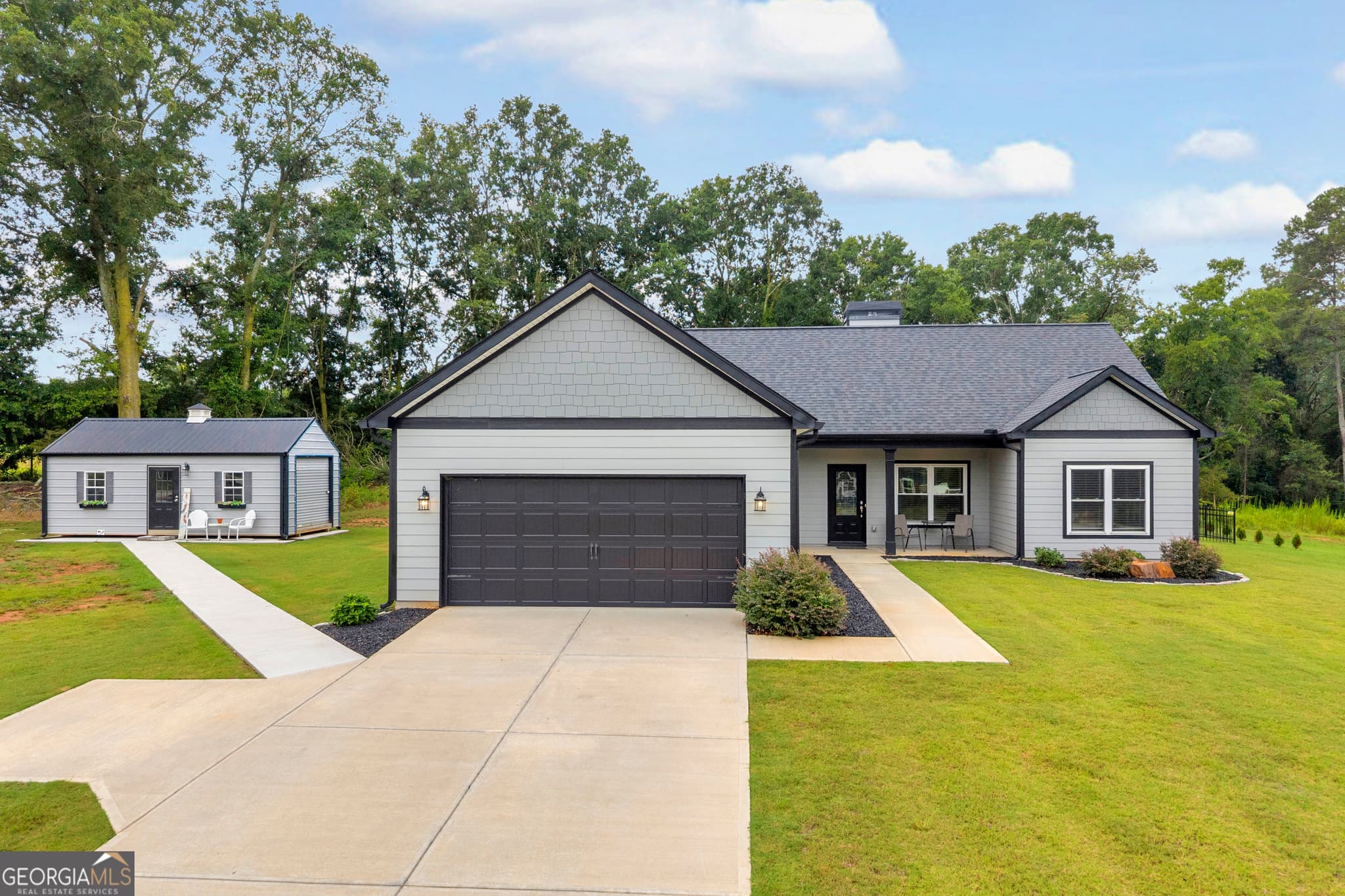3 bedroom, 2 bathroom, 1,611 sq ft single family residence under contract at 858 Scott Mill Road, Hartwell, GA 30643 — photo 3
