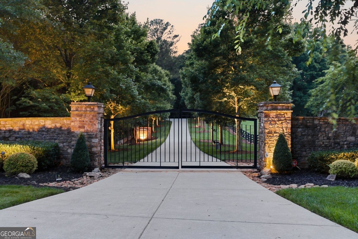 6 bedroom, 7 bathroom, 13,672 sq ft single family residence for sale at 5135 Howard Road, Cumming, GA 30040 — photo 5